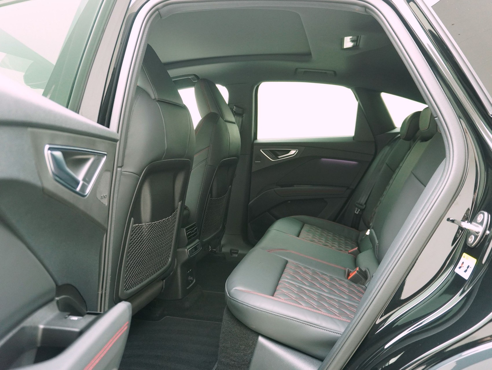 AUDI Q4 e-tron Sportback 55 S line quattro **Audi Werksgarantie bis 08/2030**-image-11