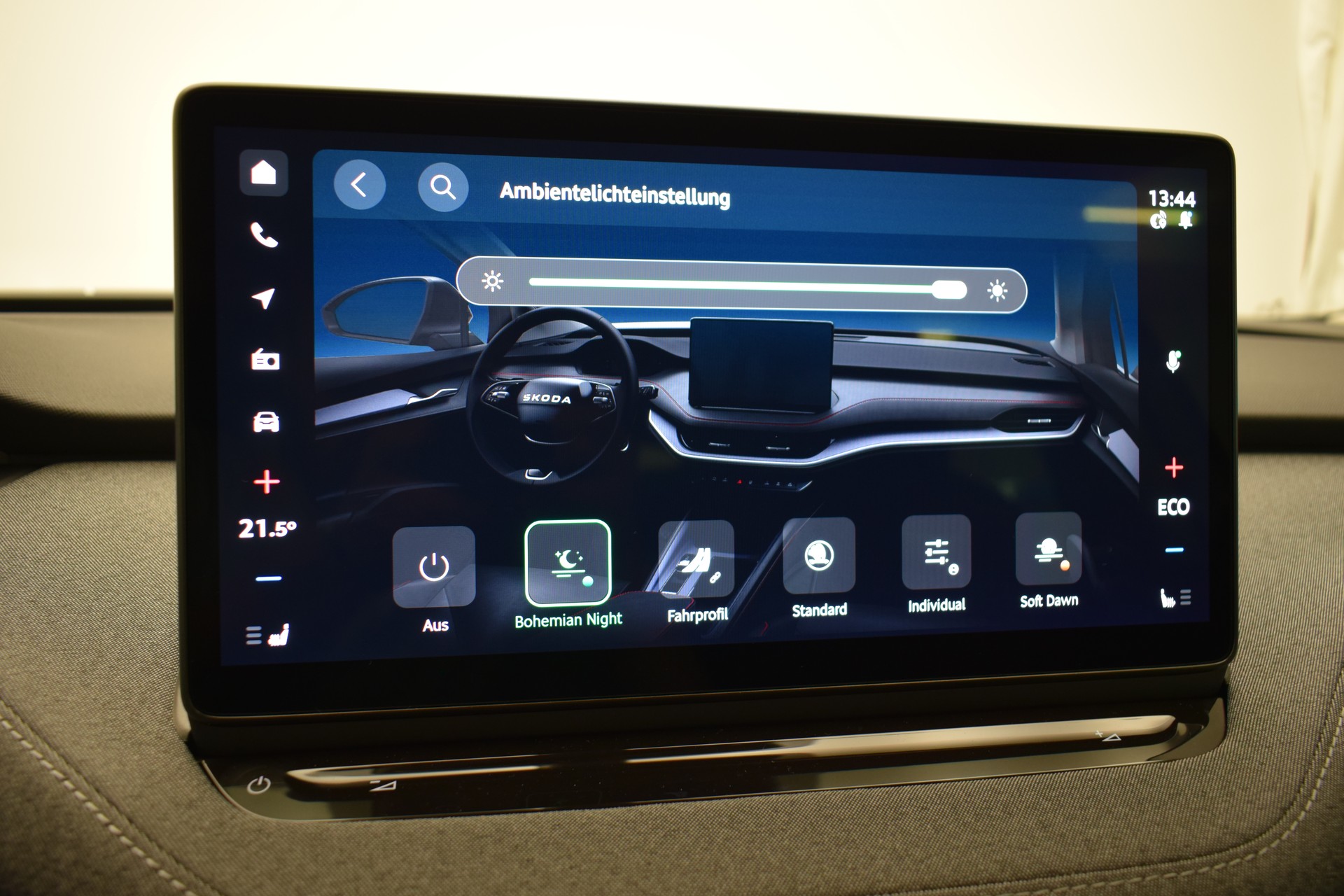SKODA Enyaq 60 Essence-image-24