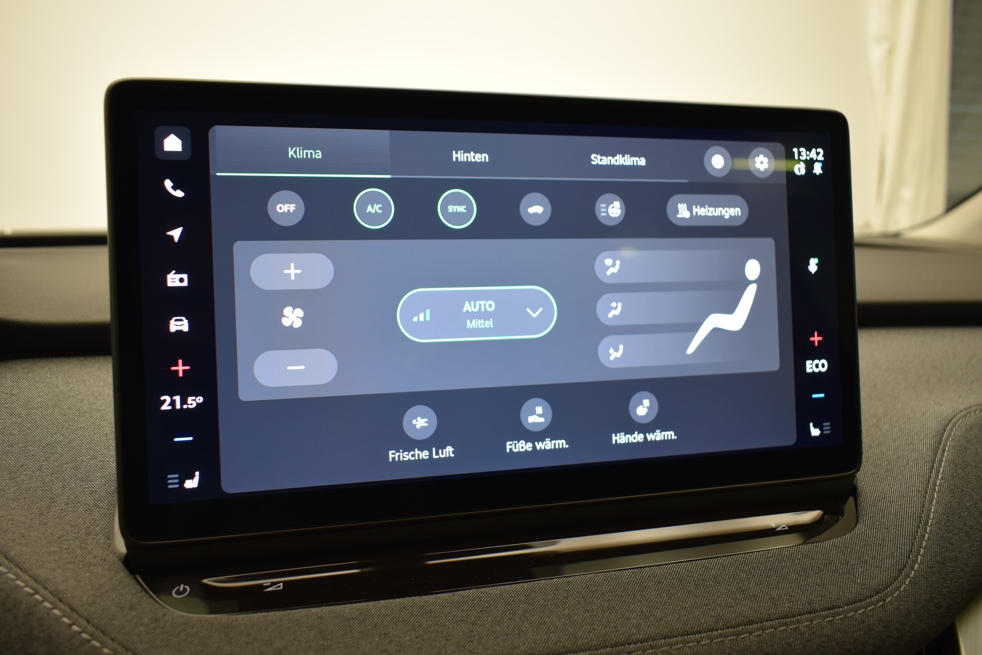SKODA Enyaq 60 Essence-image-25