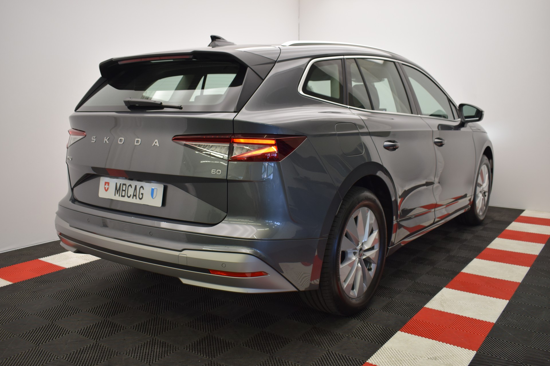 SKODA Enyaq 60 Essence-image-8