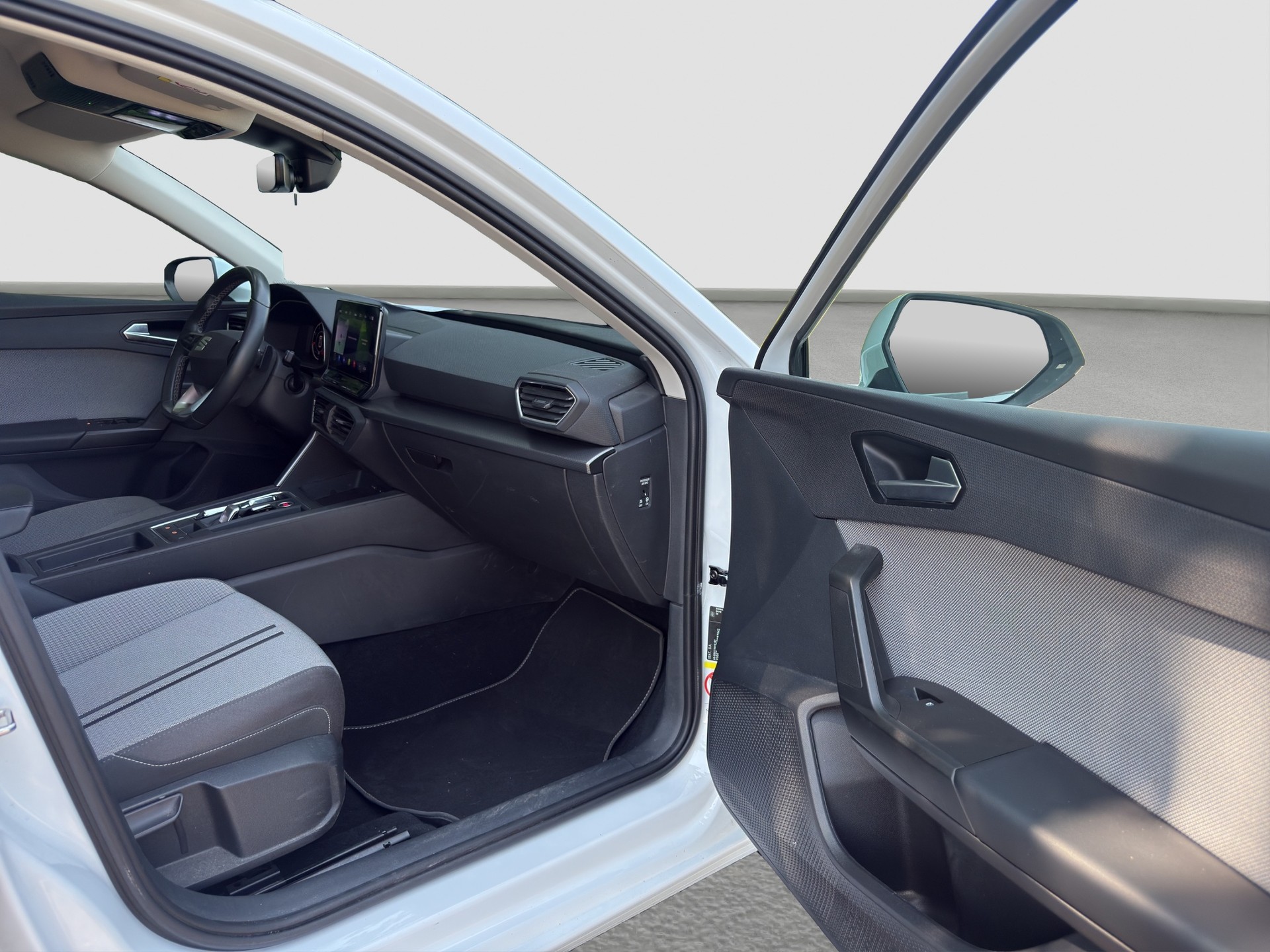 SEAT Leon ST 2.0 TDI EVO DSG Style ** Frisch ab MFK und Service ** CH Auto ** 1. Hand **-image-12