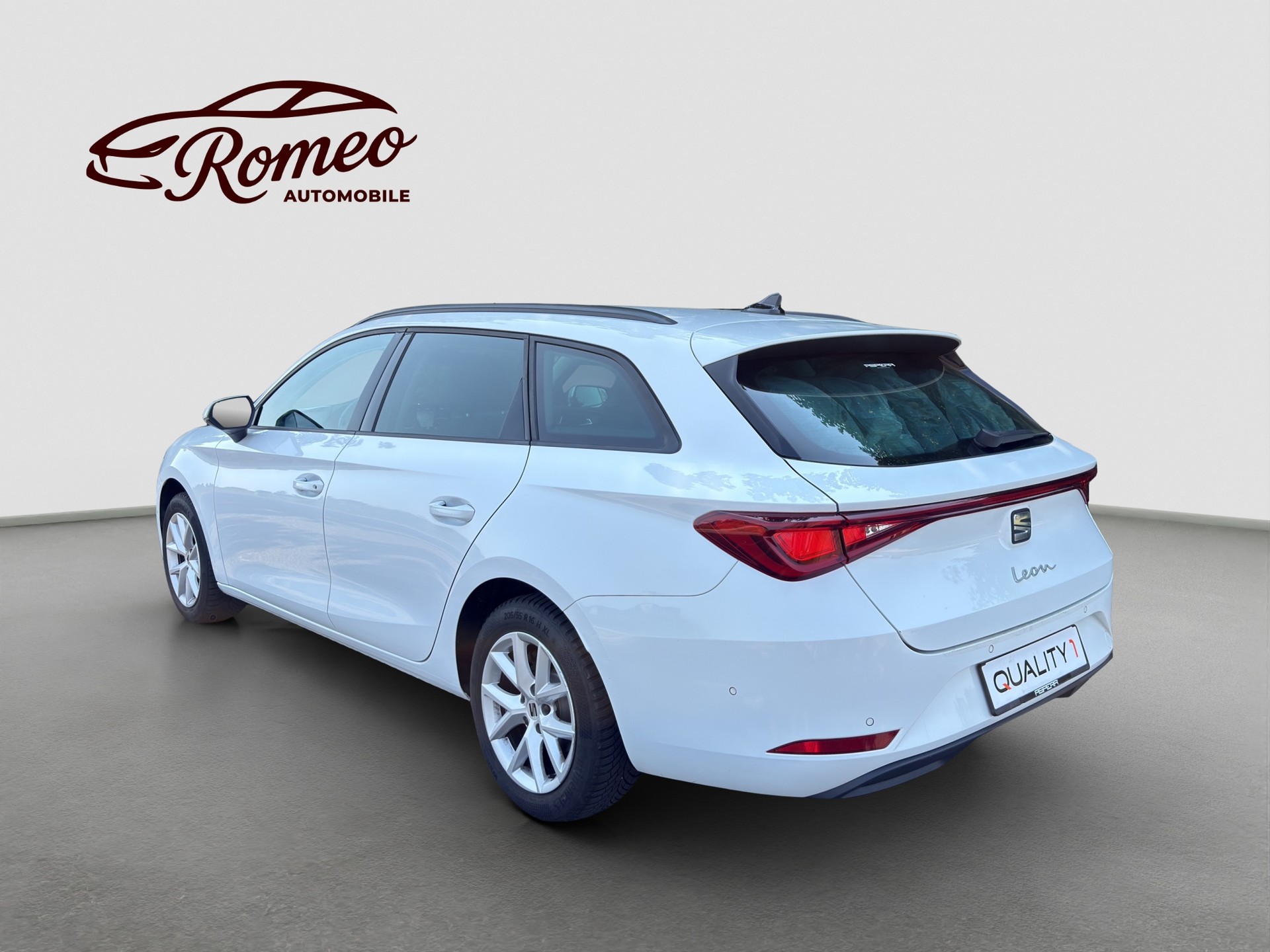 SEAT Leon ST 2.0 TDI EVO DSG Style ** Frisch ab MFK und Service ** CH Auto ** 1. Hand **-image-1