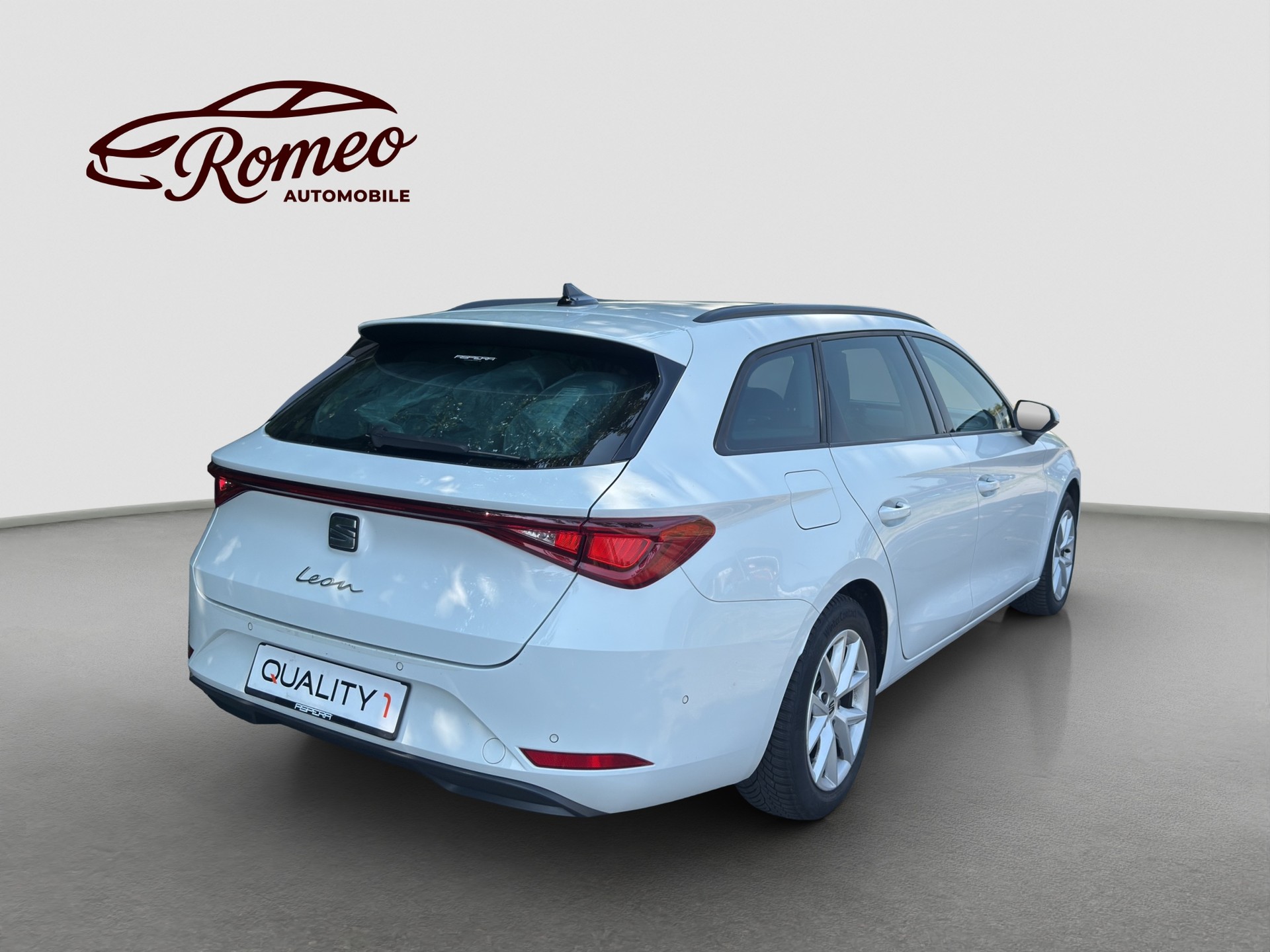 SEAT Leon ST 2.0 TDI EVO DSG Style ** Frisch ab MFK und Service ** CH Auto ** 1. Hand **-image-2
