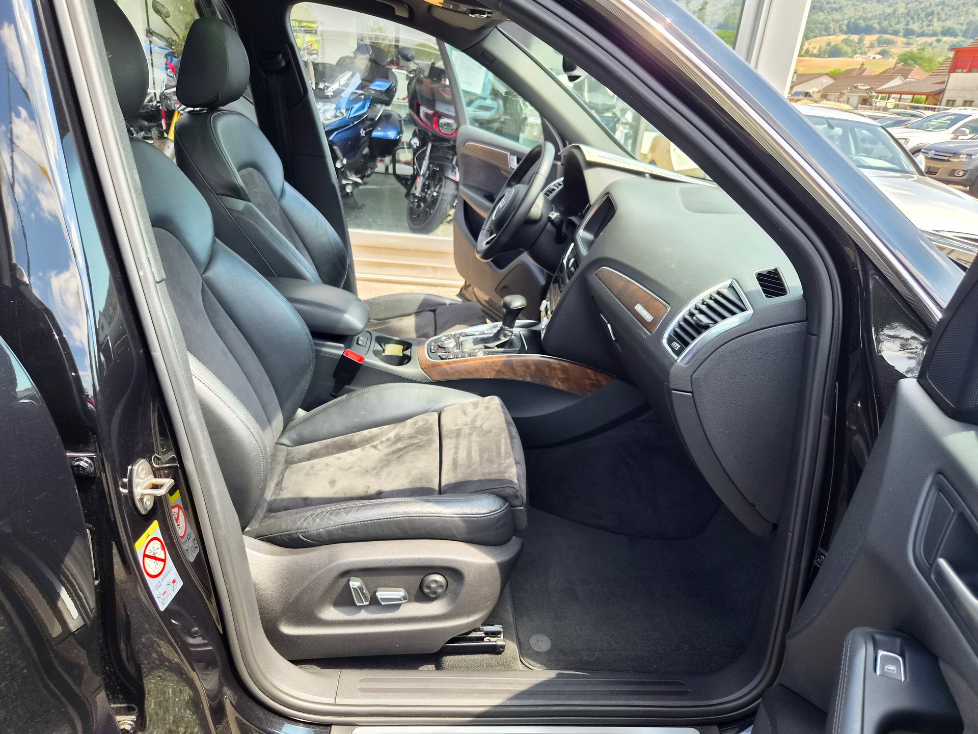 AUDI Q5 2.0 TDI quattro S-tronic-image-9