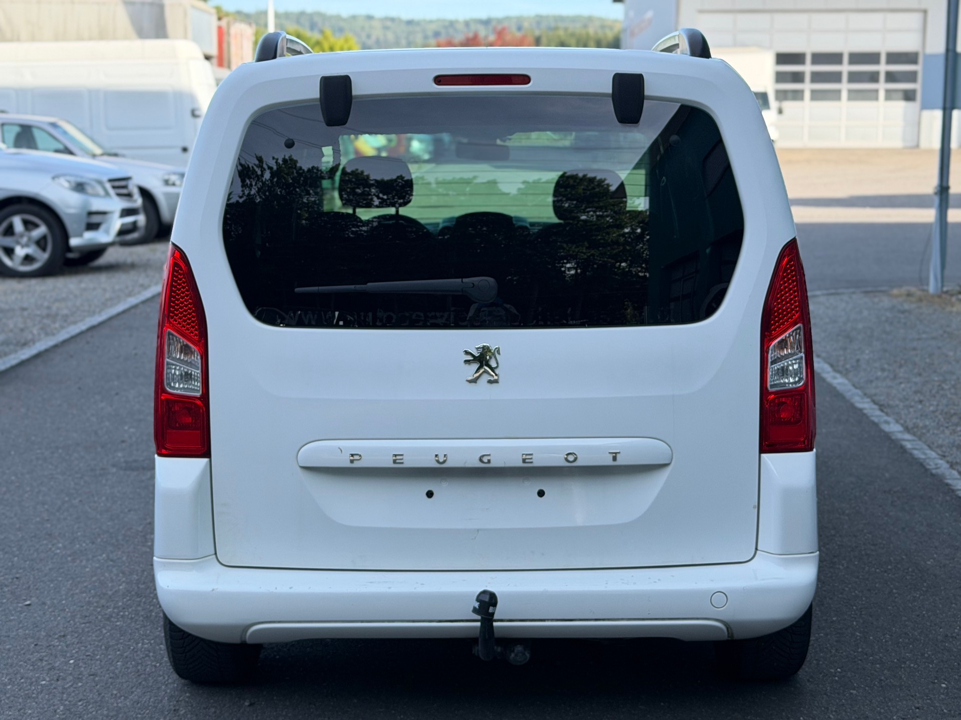 PEUGEOT Partner 1.6 Outdoor-image-4