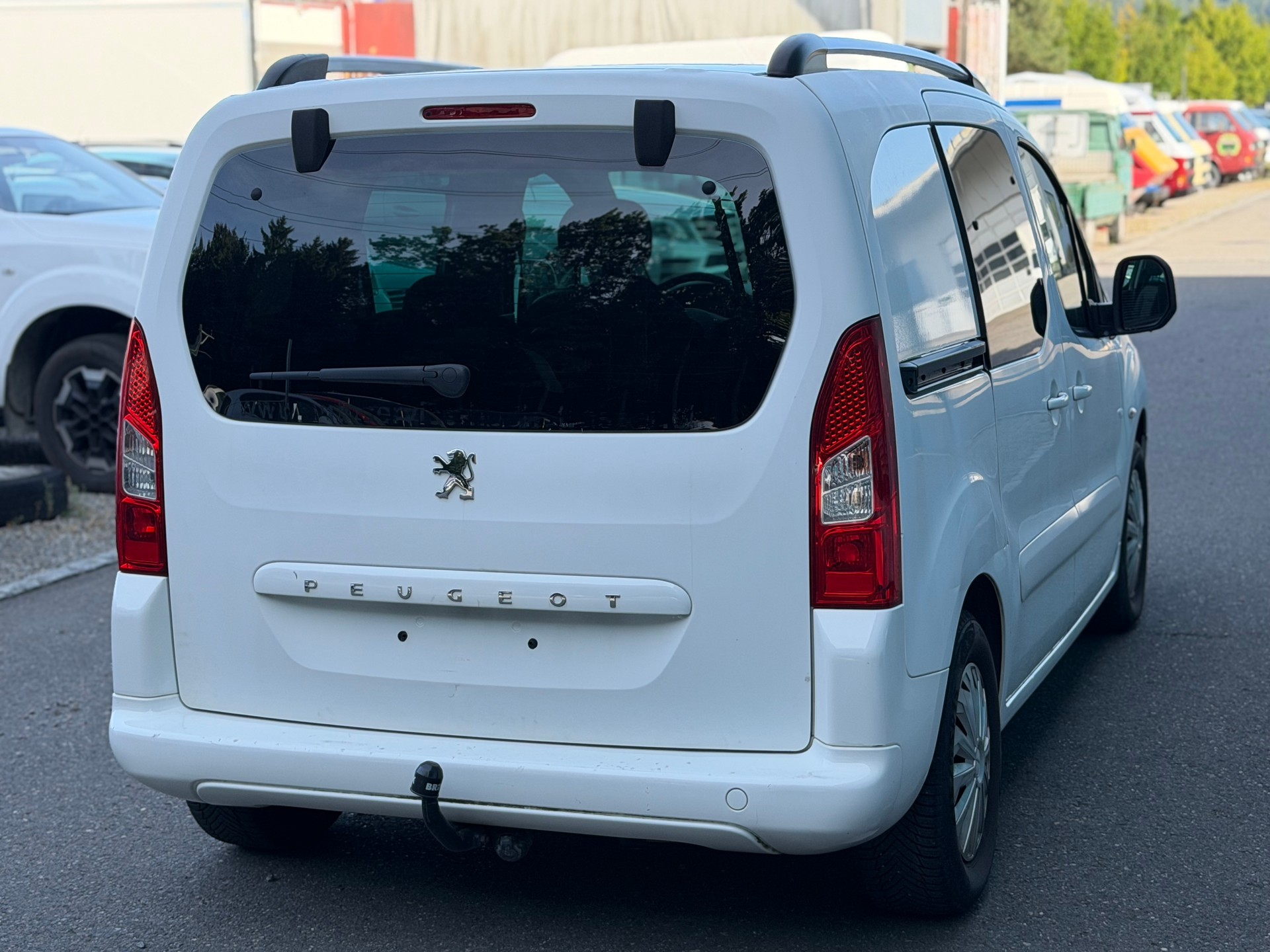 PEUGEOT Partner 1.6 Outdoor-image-5