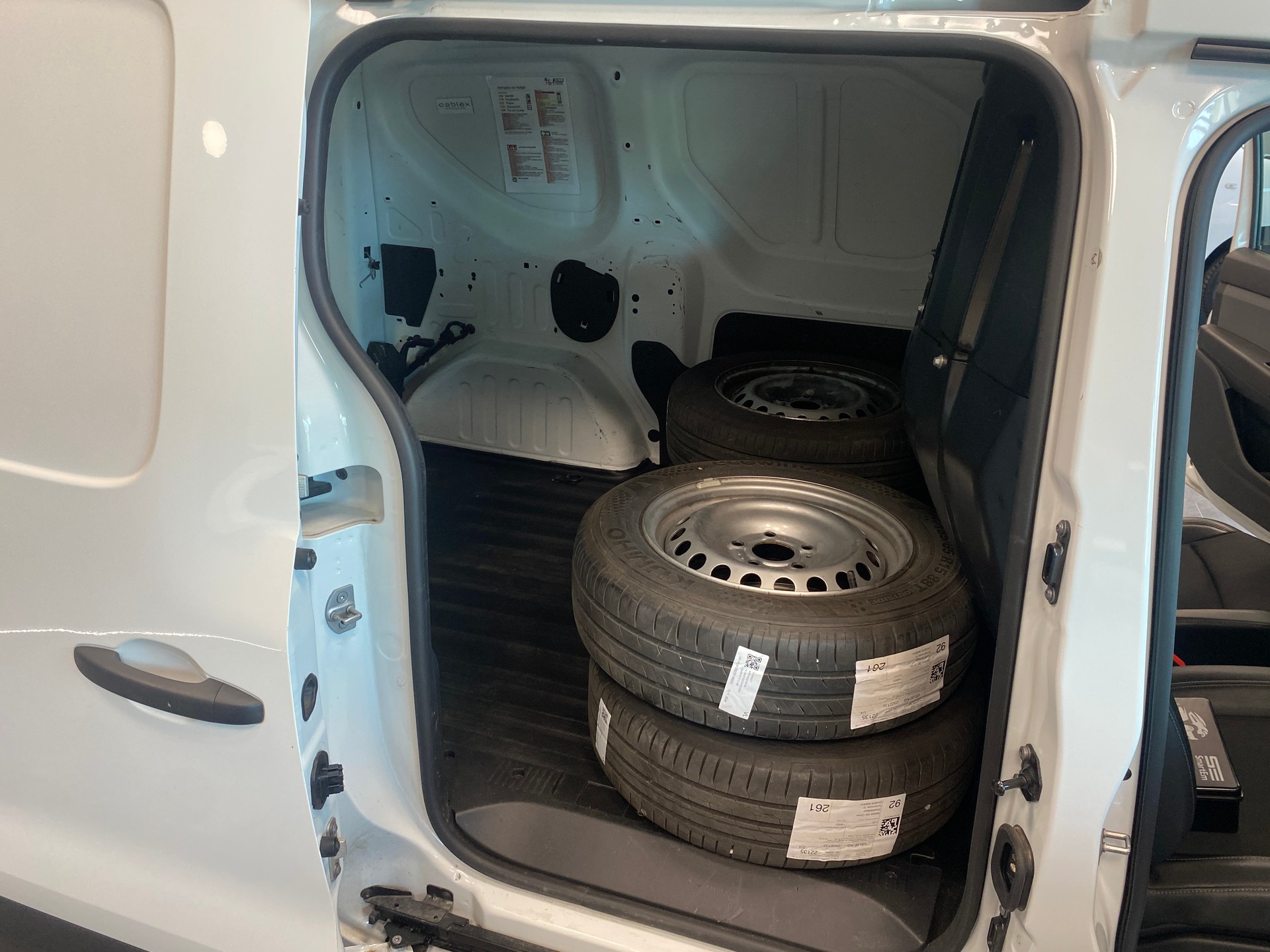 RENAULT Kangoo 1.5 Blue dCi 95 Extra-image-6