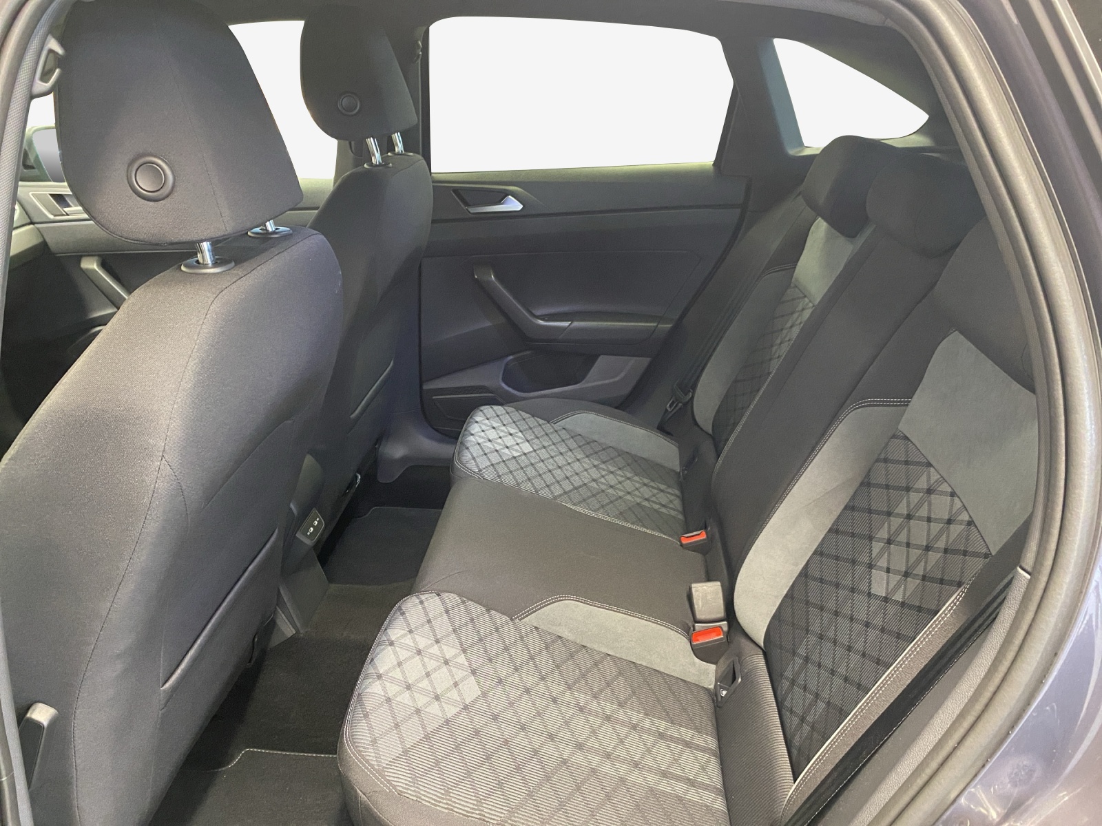 VW Taigo 1.5 TSI R-Line DSG-image-11