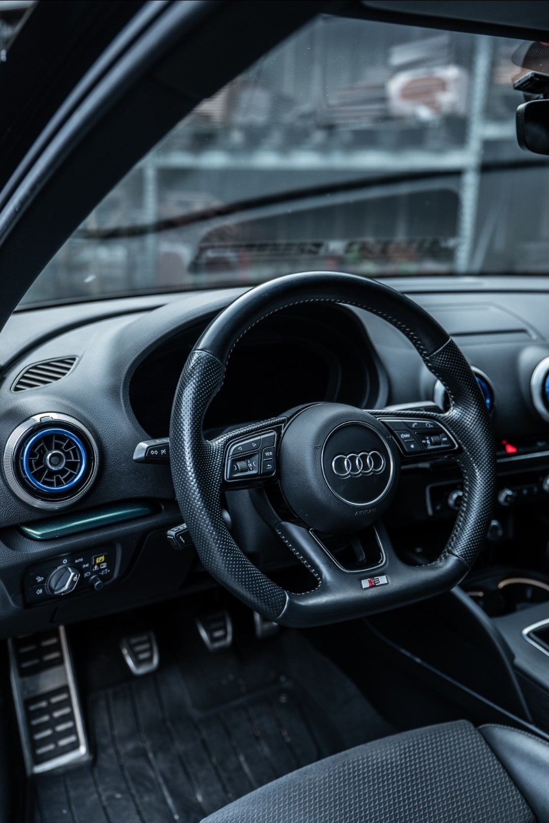 AUDI Limousine-image-2