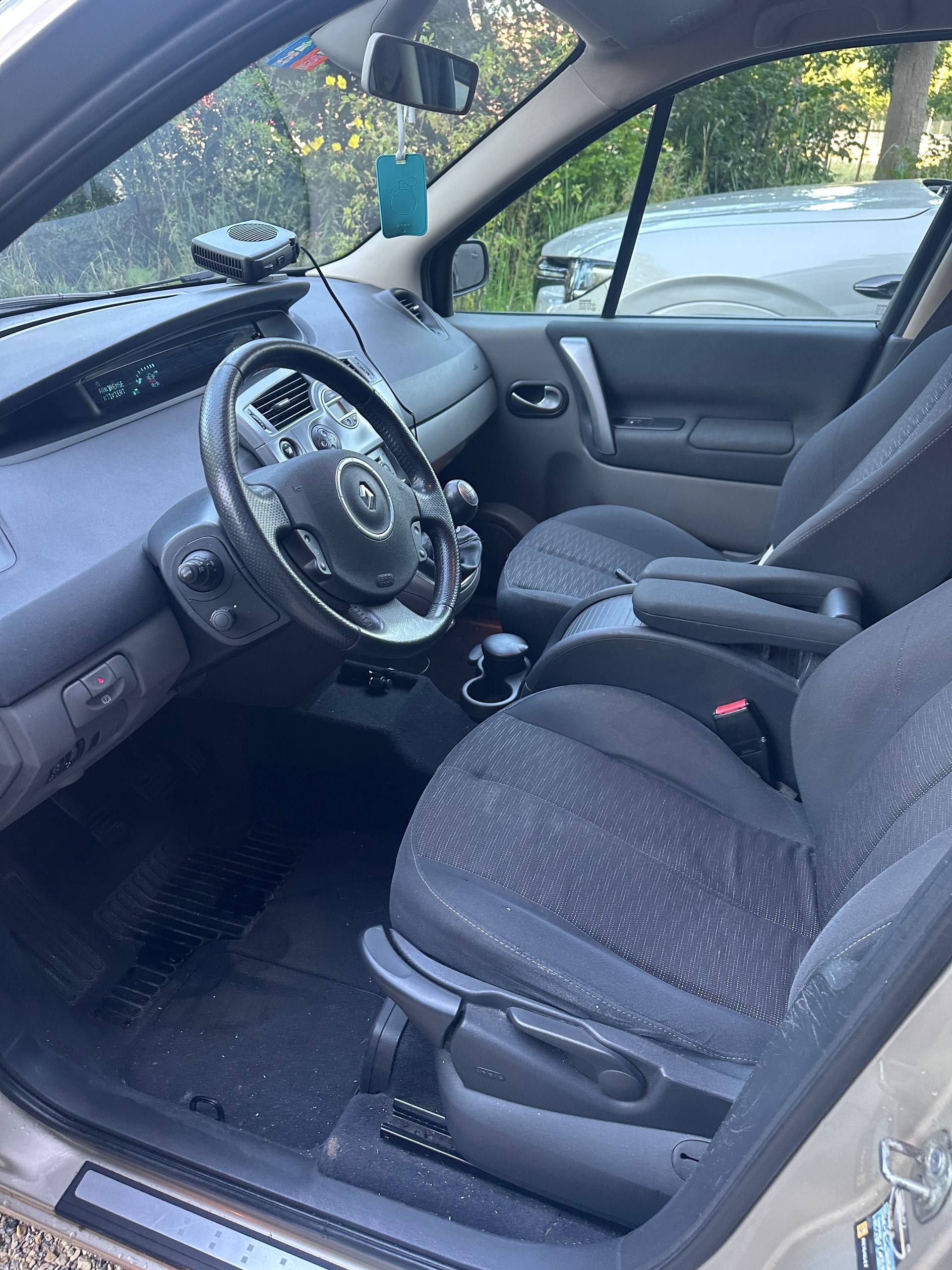 RENAULT Scénic 2.0 16V Expression-image-6
