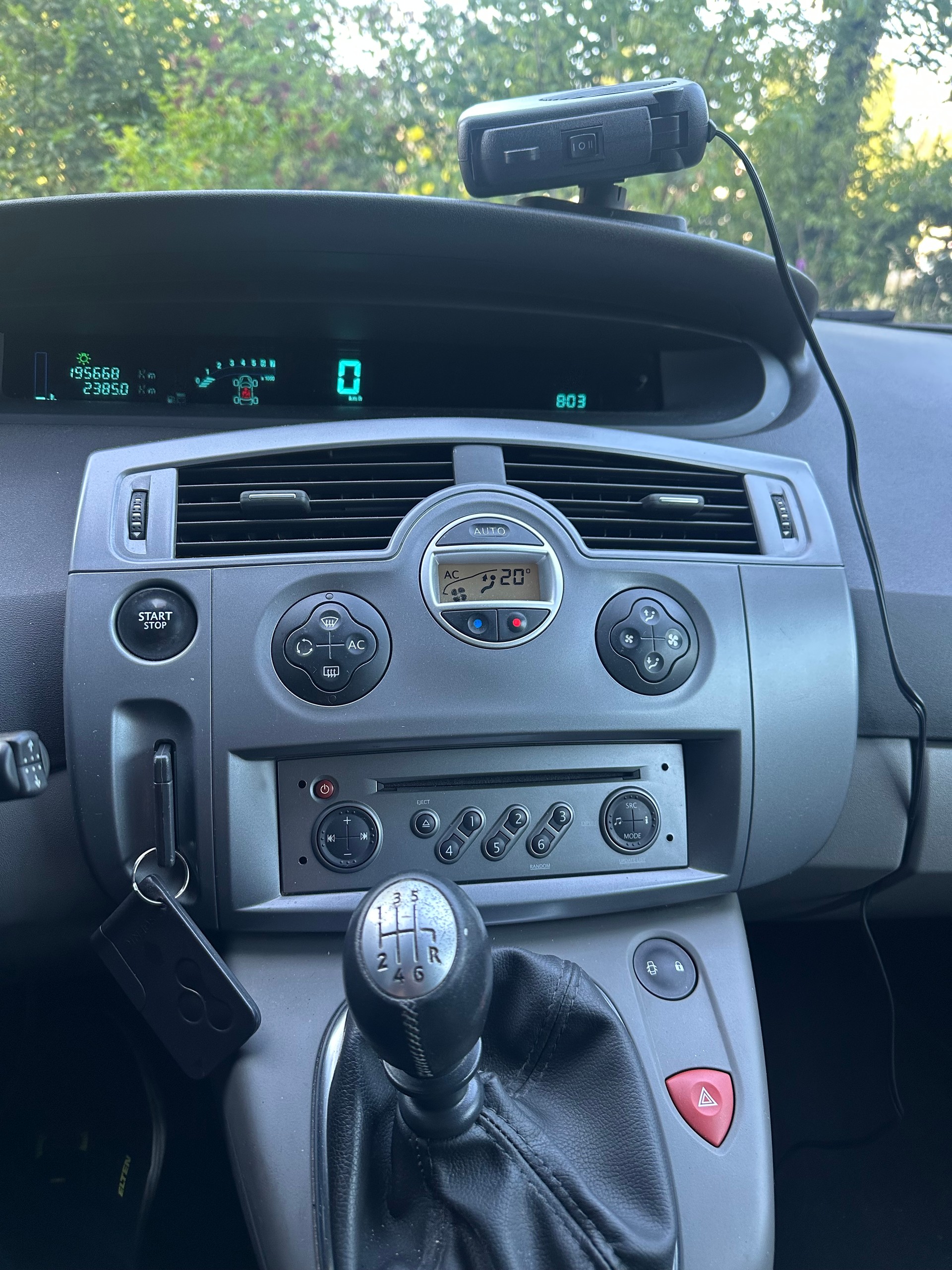 RENAULT Scénic 2.0 16V Expression-image-8