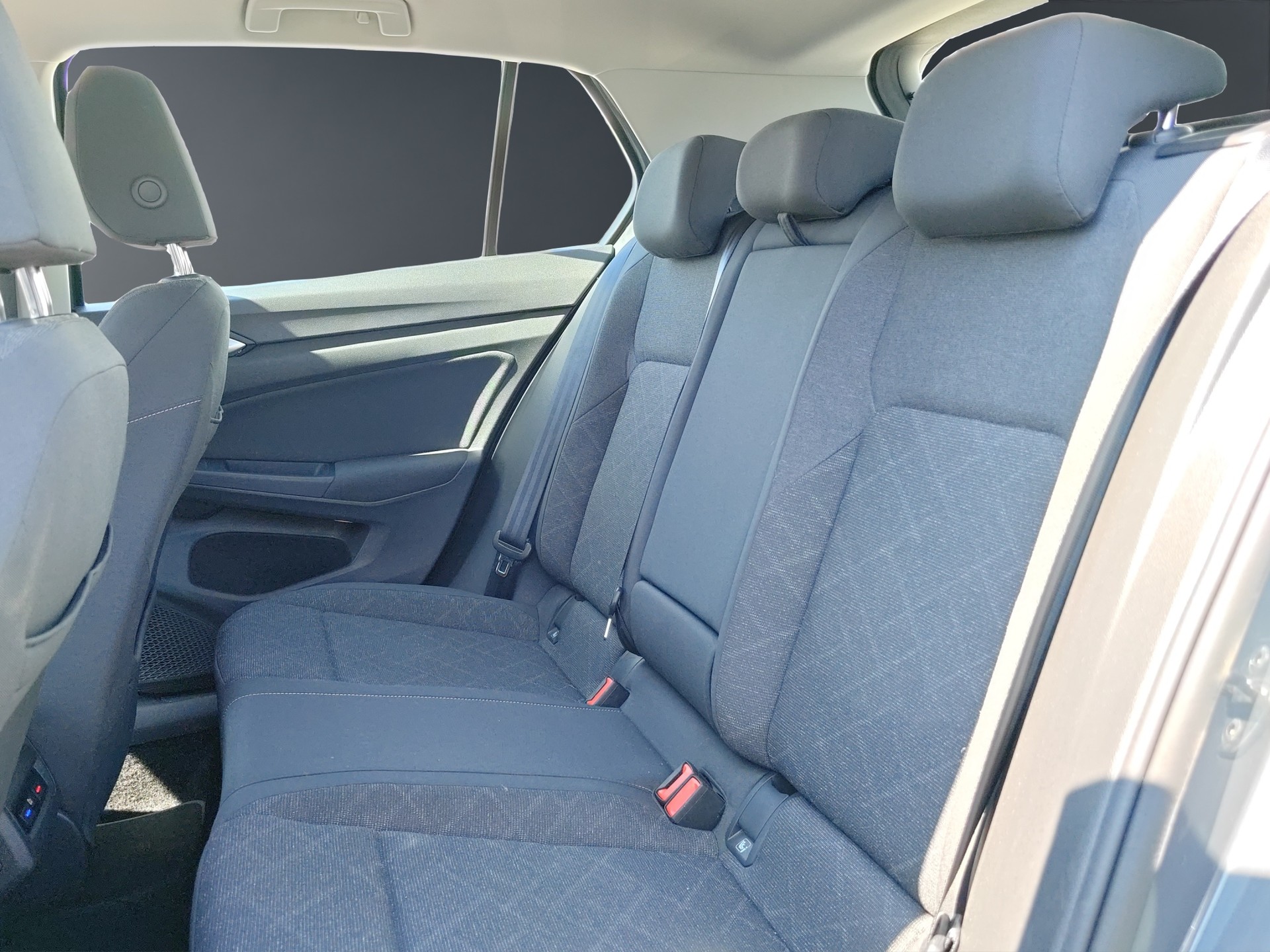 VW Golf 1.5 TSI ACT Life-image-17