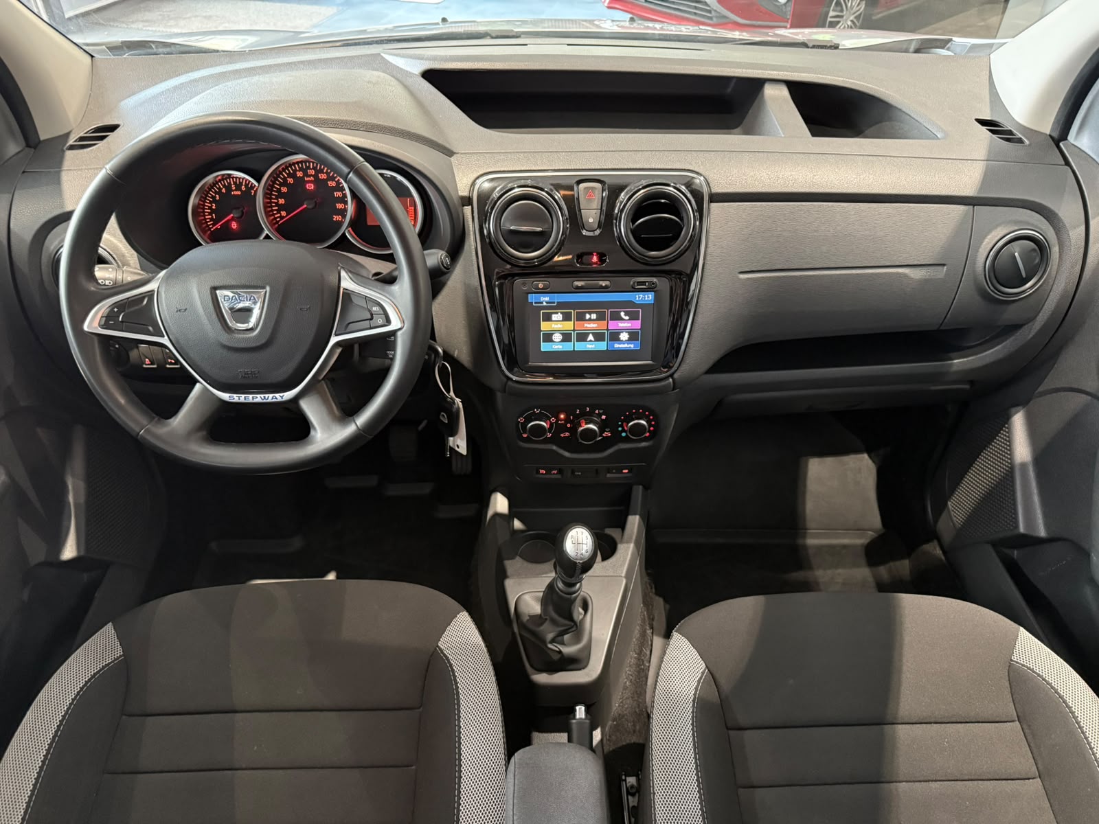 DACIA Dokker TCE 130 16V Stepway-image-11