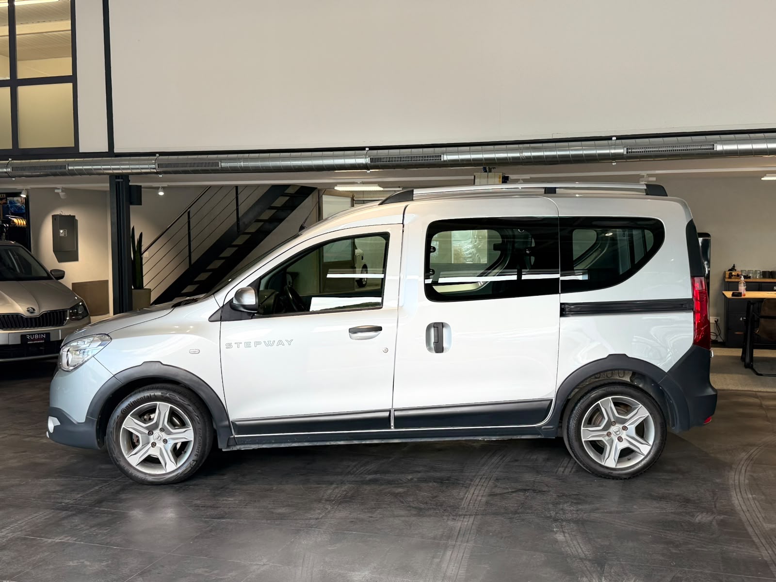 DACIA Dokker TCE 130 16V Stepway-image-1