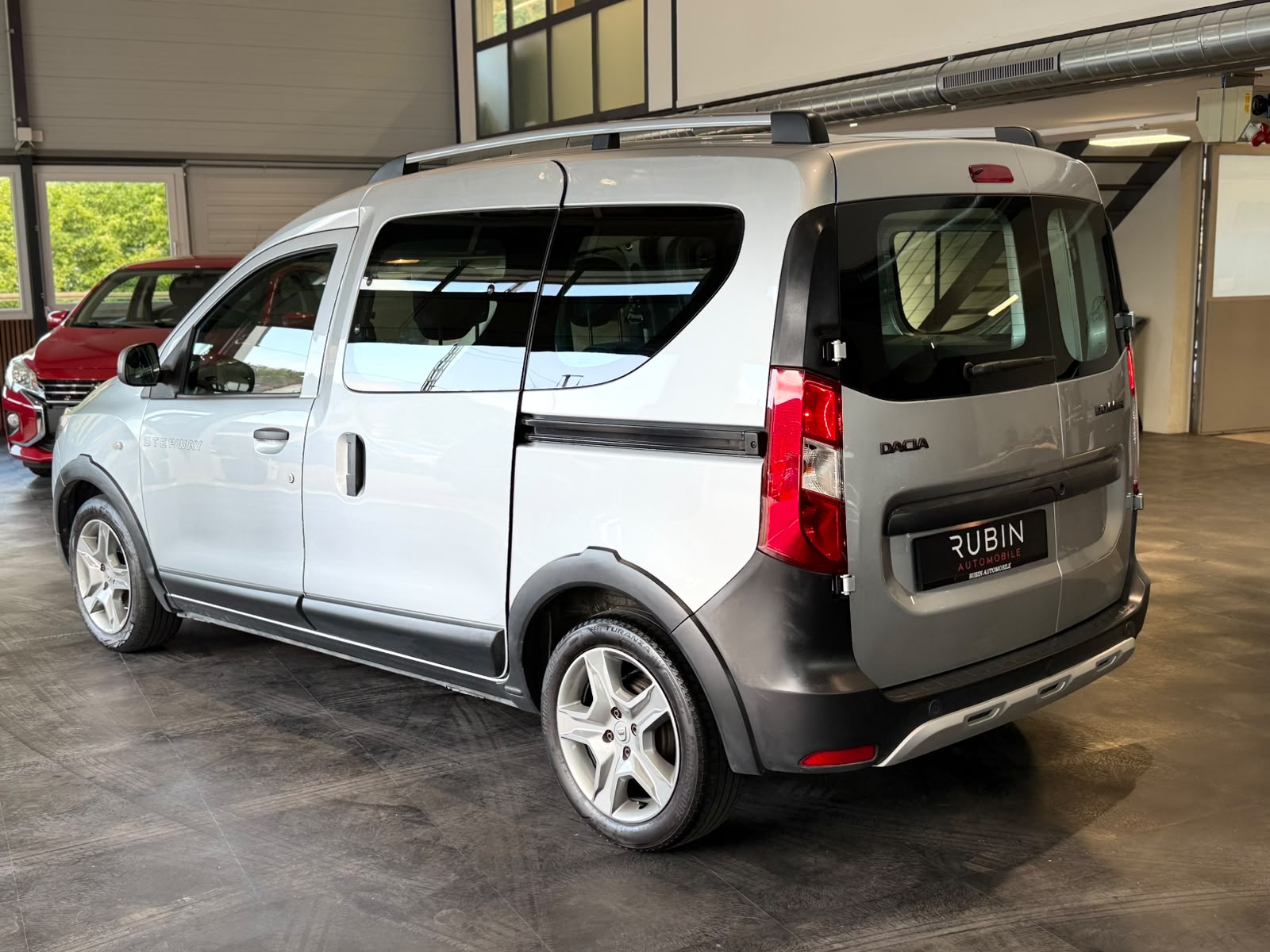 DACIA Dokker TCE 130 16V Stepway-image-2