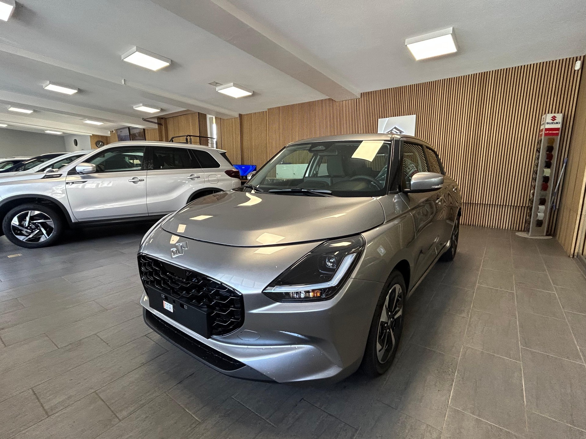 SUZUKI Swift 1.2 Compact Top Hybrid-image-3