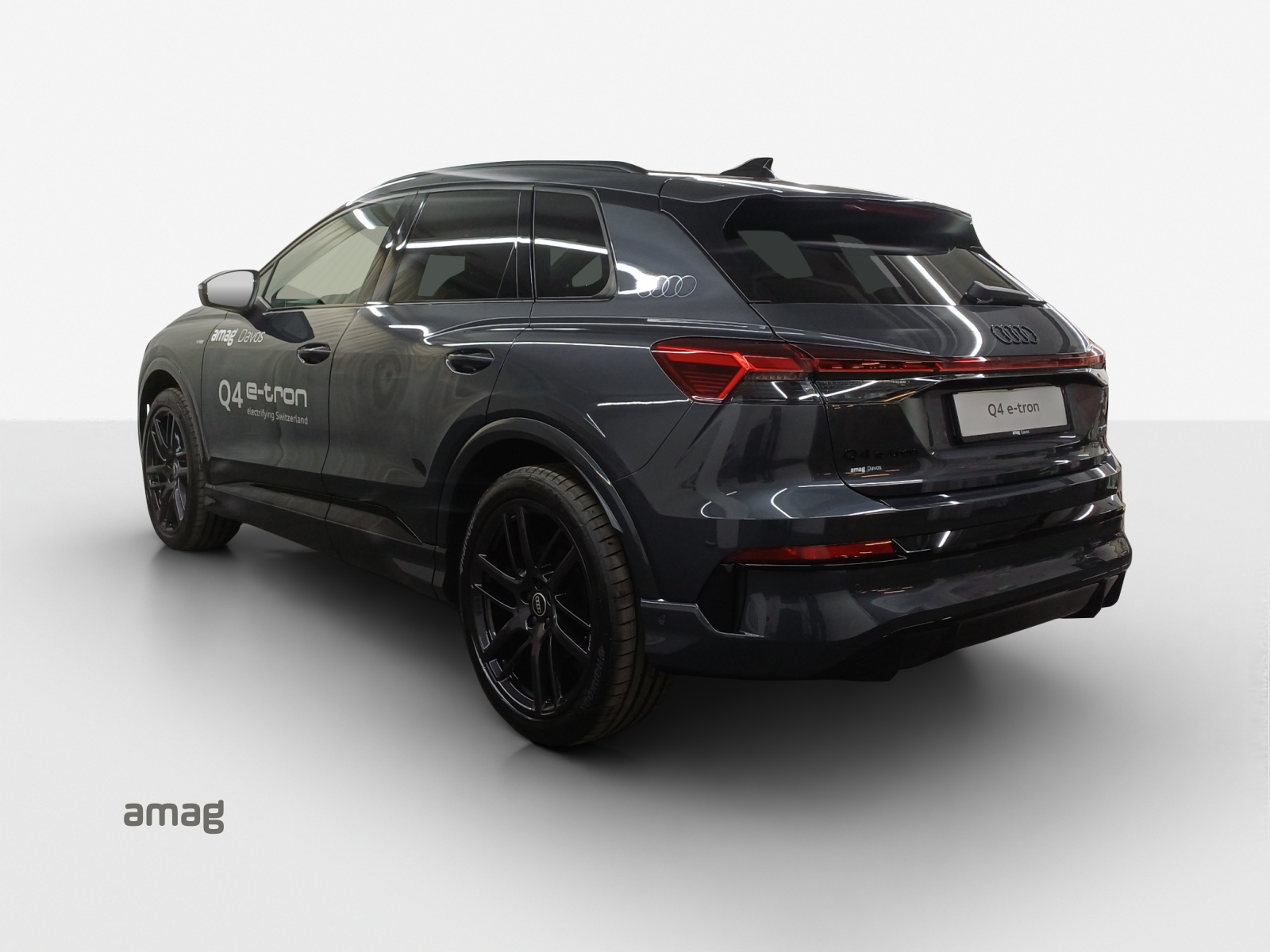 AUDI Q4 e-tron SUV quattro performance-showroom-element-2