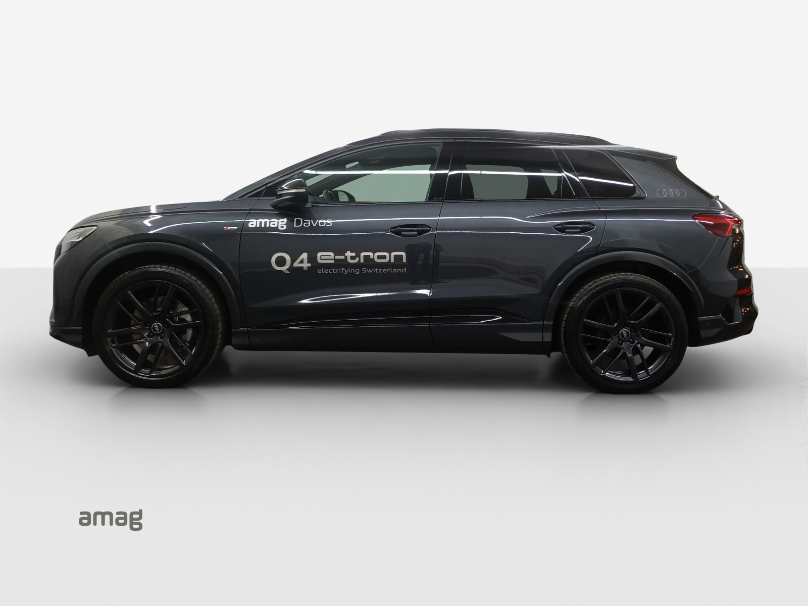 AUDI Q4 e-tron SUV quattro performance-showroom-element-1