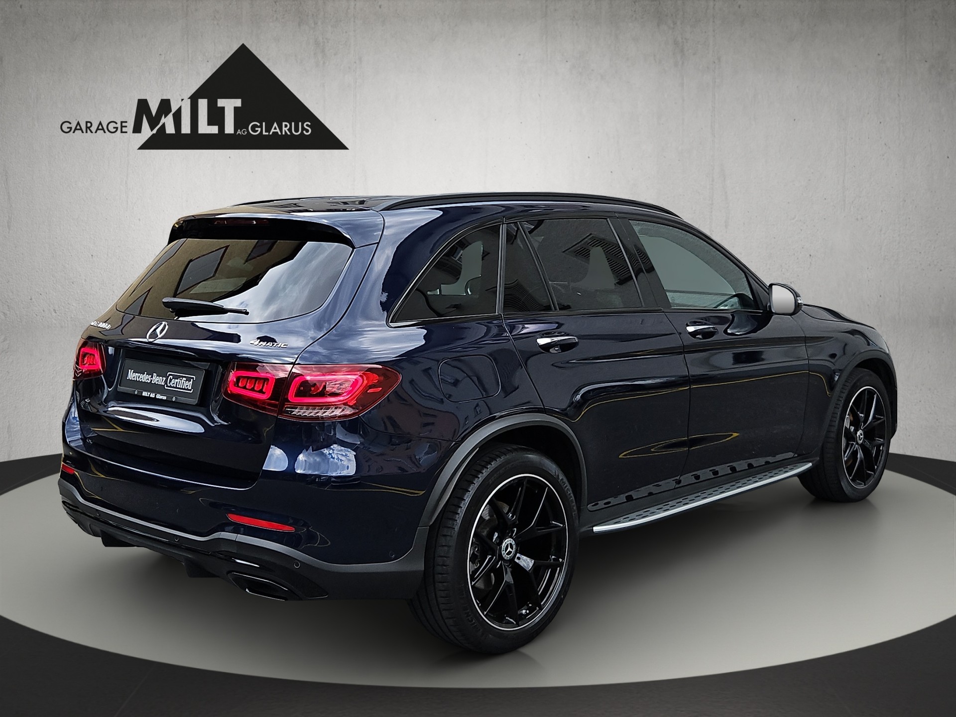 MERCEDES-BENZ GLC 300 d AMG Line 4m-image-5