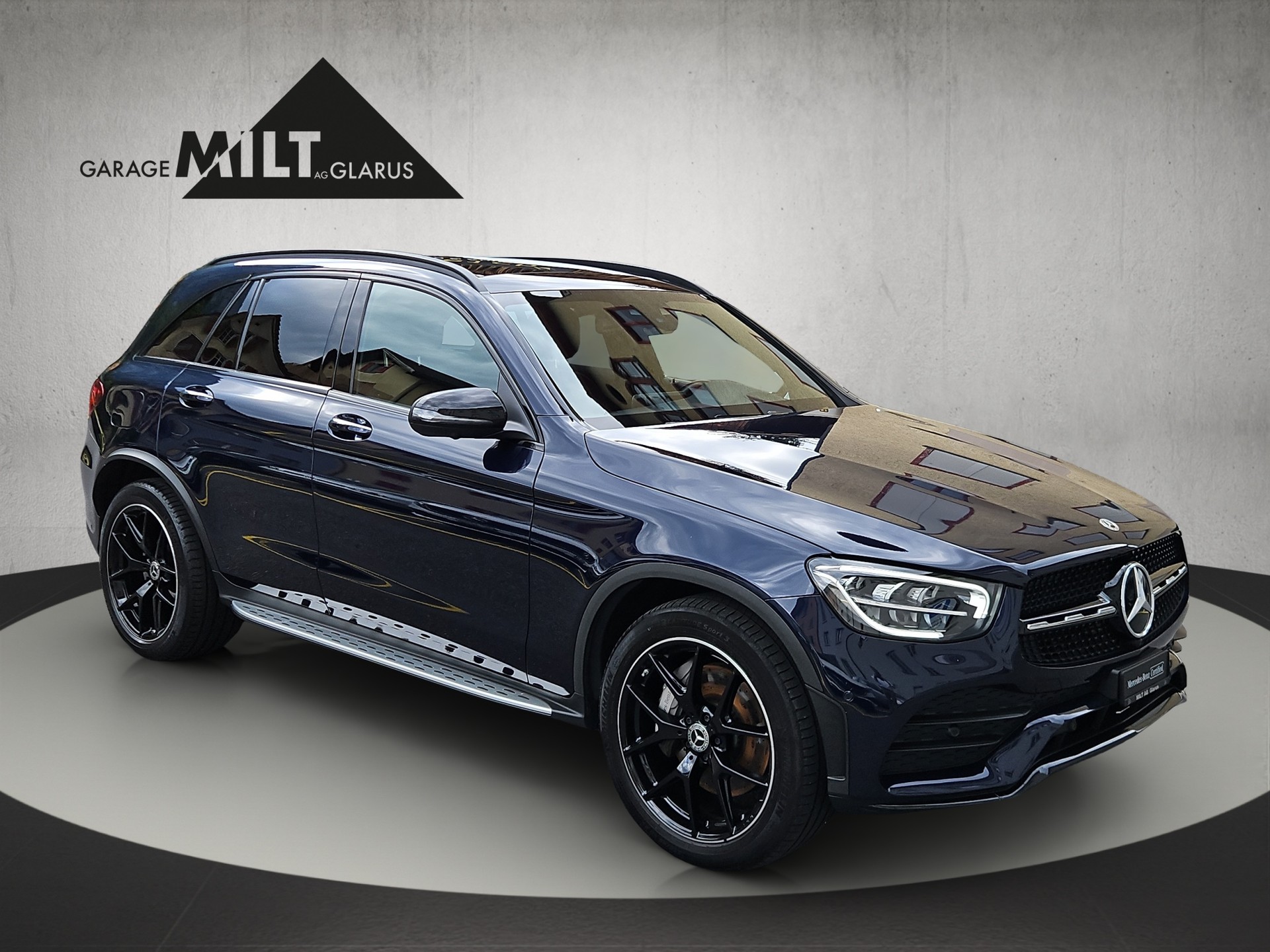 MERCEDES-BENZ GLC 300 d AMG Line 4m-showroom-element-1