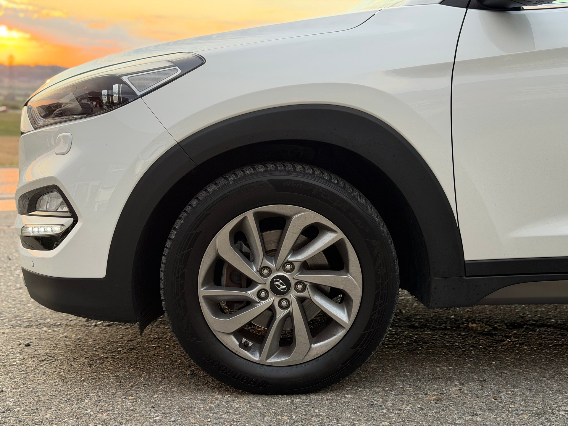 HYUNDAI Tucson 2.0 CRDI Plena 4WD Automatic-image-1