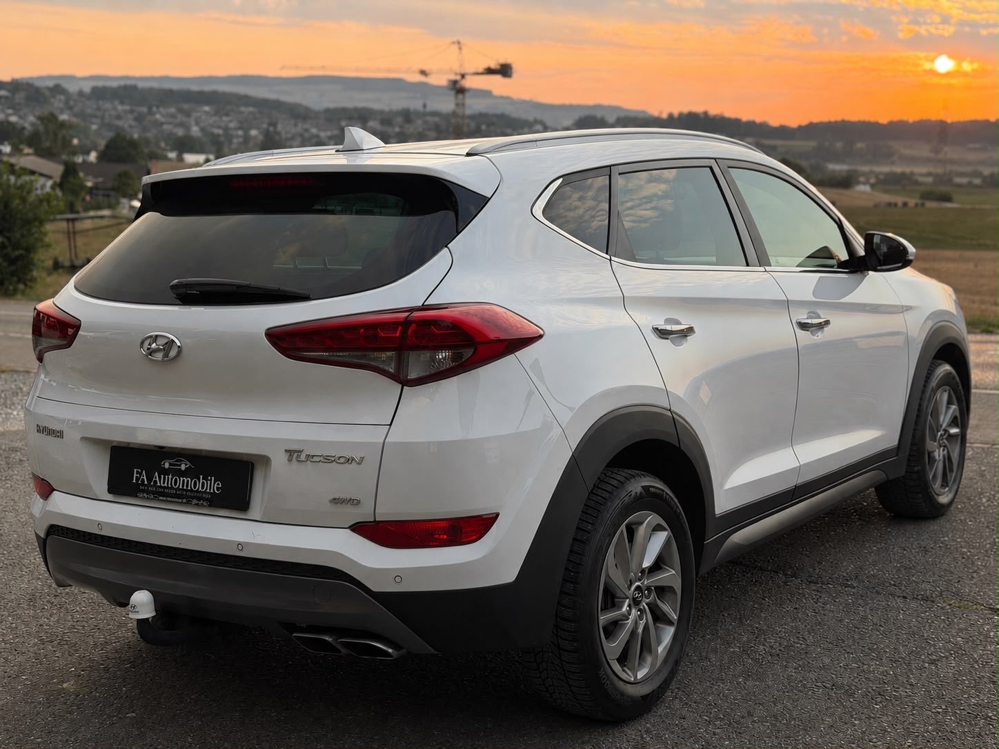 HYUNDAI Tucson 2.0 CRDI Plena 4WD Automatic-image-5