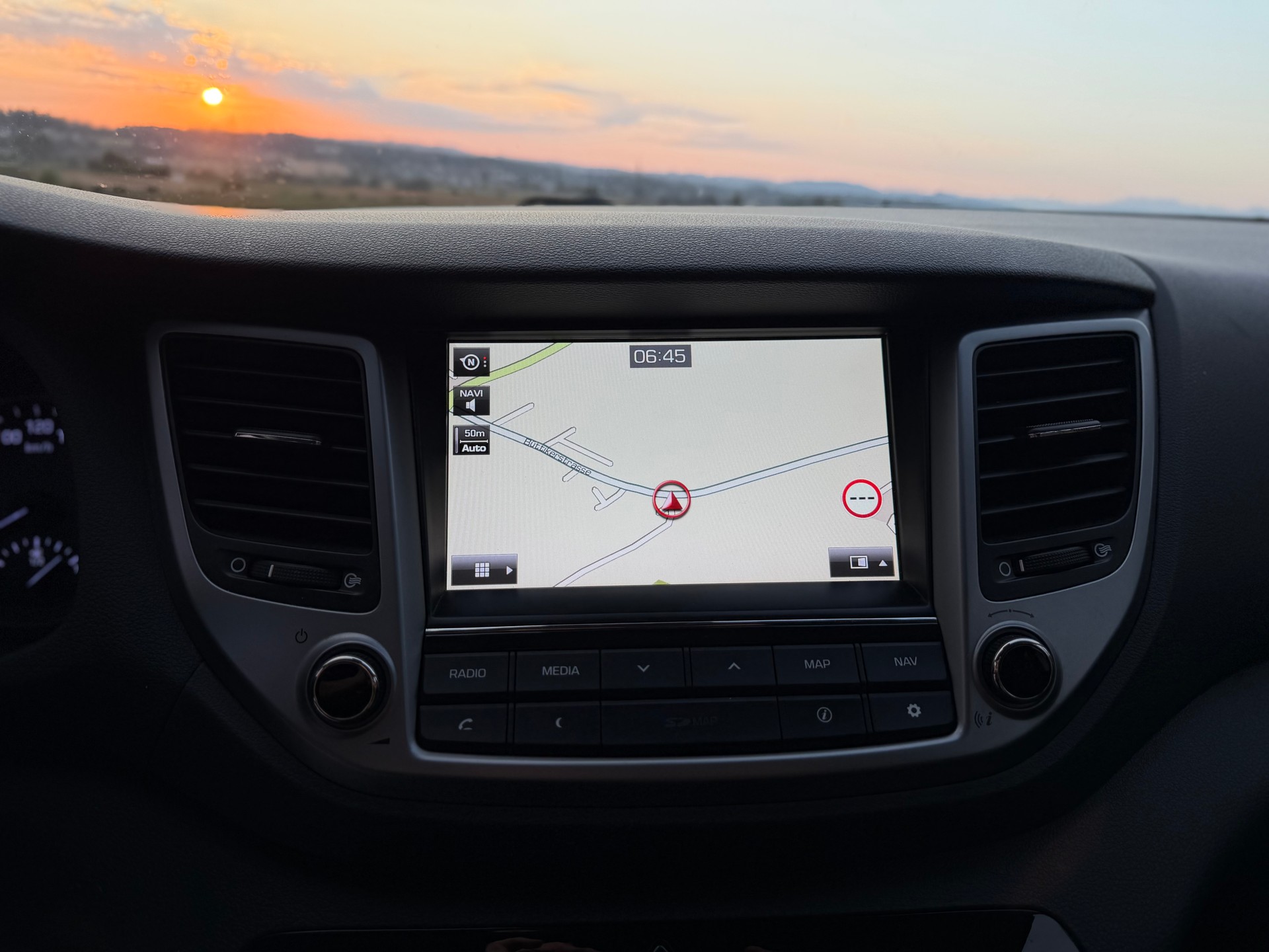 HYUNDAI Tucson 2.0 CRDI Plena 4WD Automatic-image-12