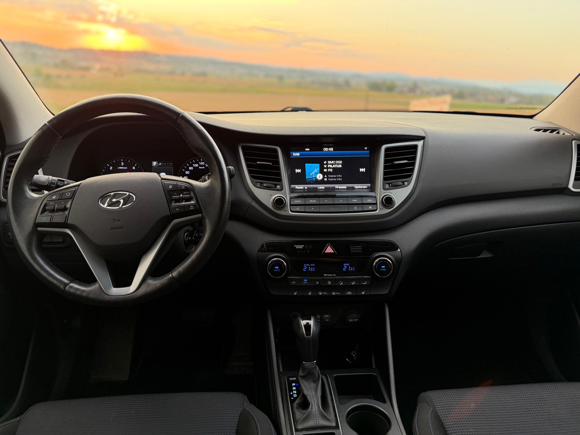 HYUNDAI Tucson 2.0 CRDI Plena 4WD Automatic-image-8