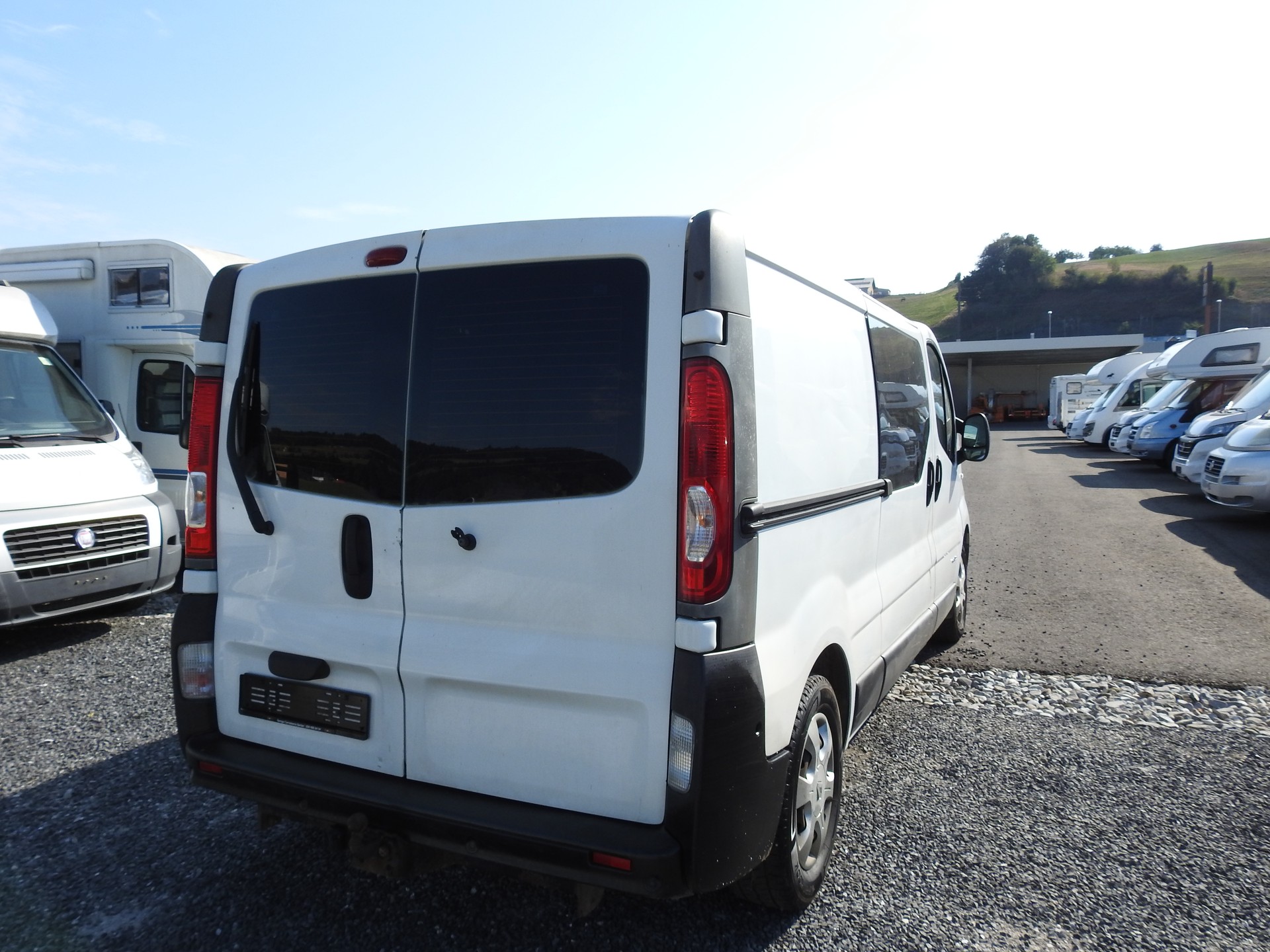 RENAULT Trafic 2.5 dCi 2.9t L1H1-image-5