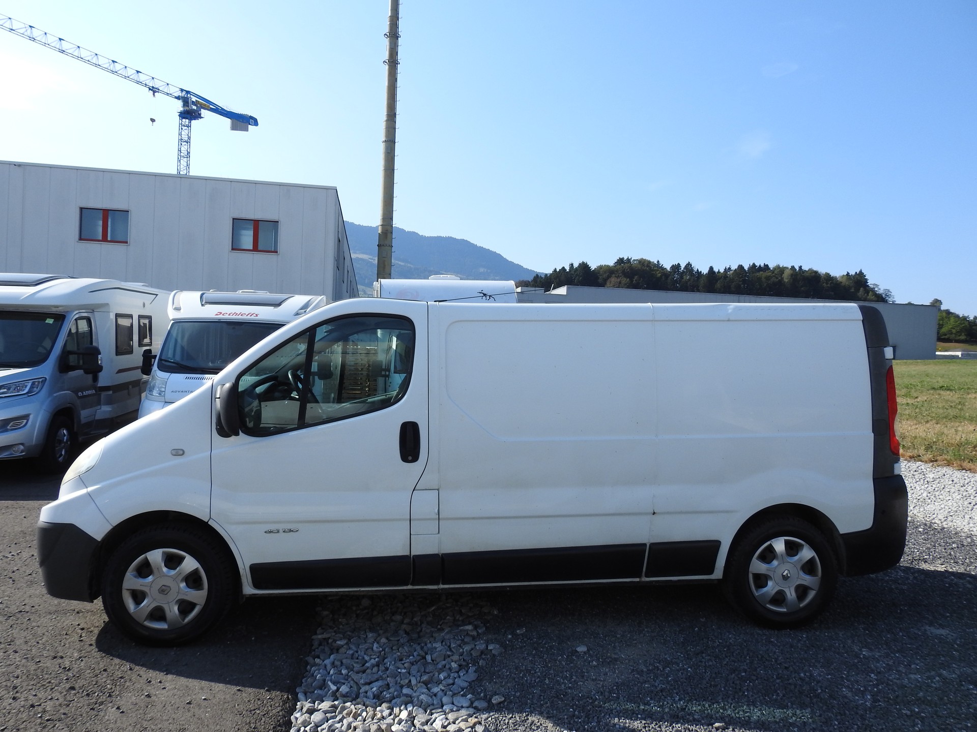 RENAULT Trafic 2.5 dCi 2.9t L1H1-image-2