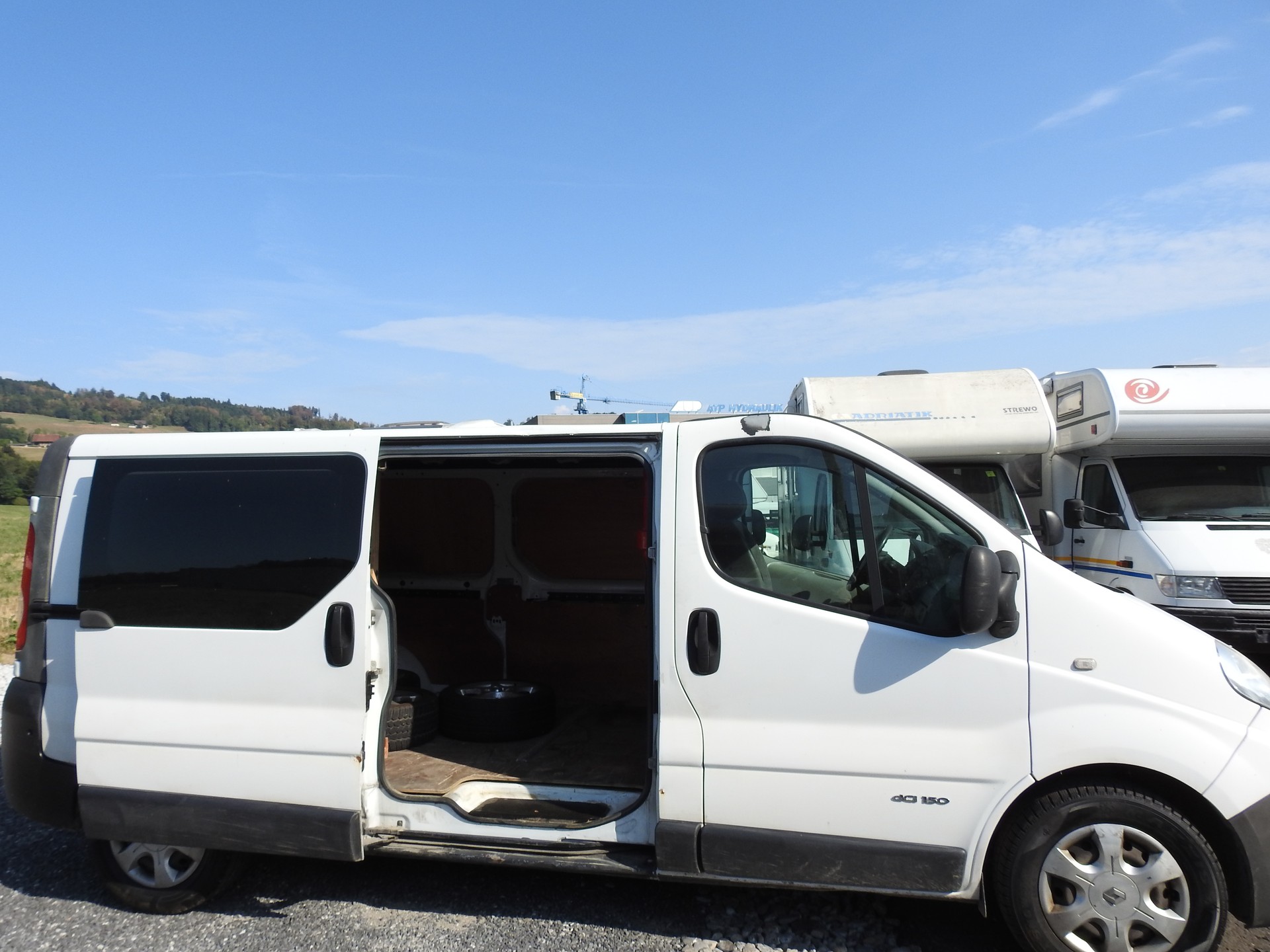 RENAULT Trafic 2.5 dCi 2.9t L1H1-image-12