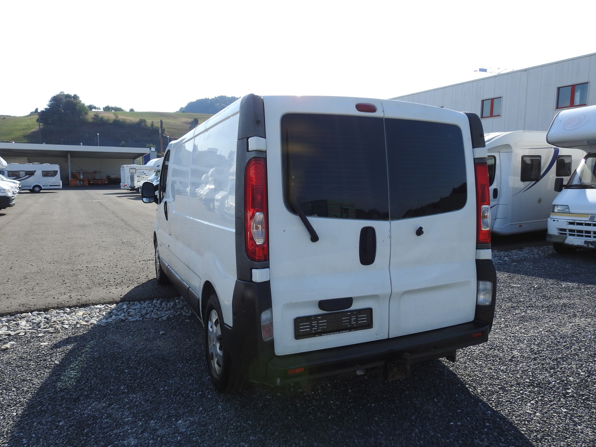 RENAULT Trafic 2.5 dCi 2.9t L1H1-image-3
