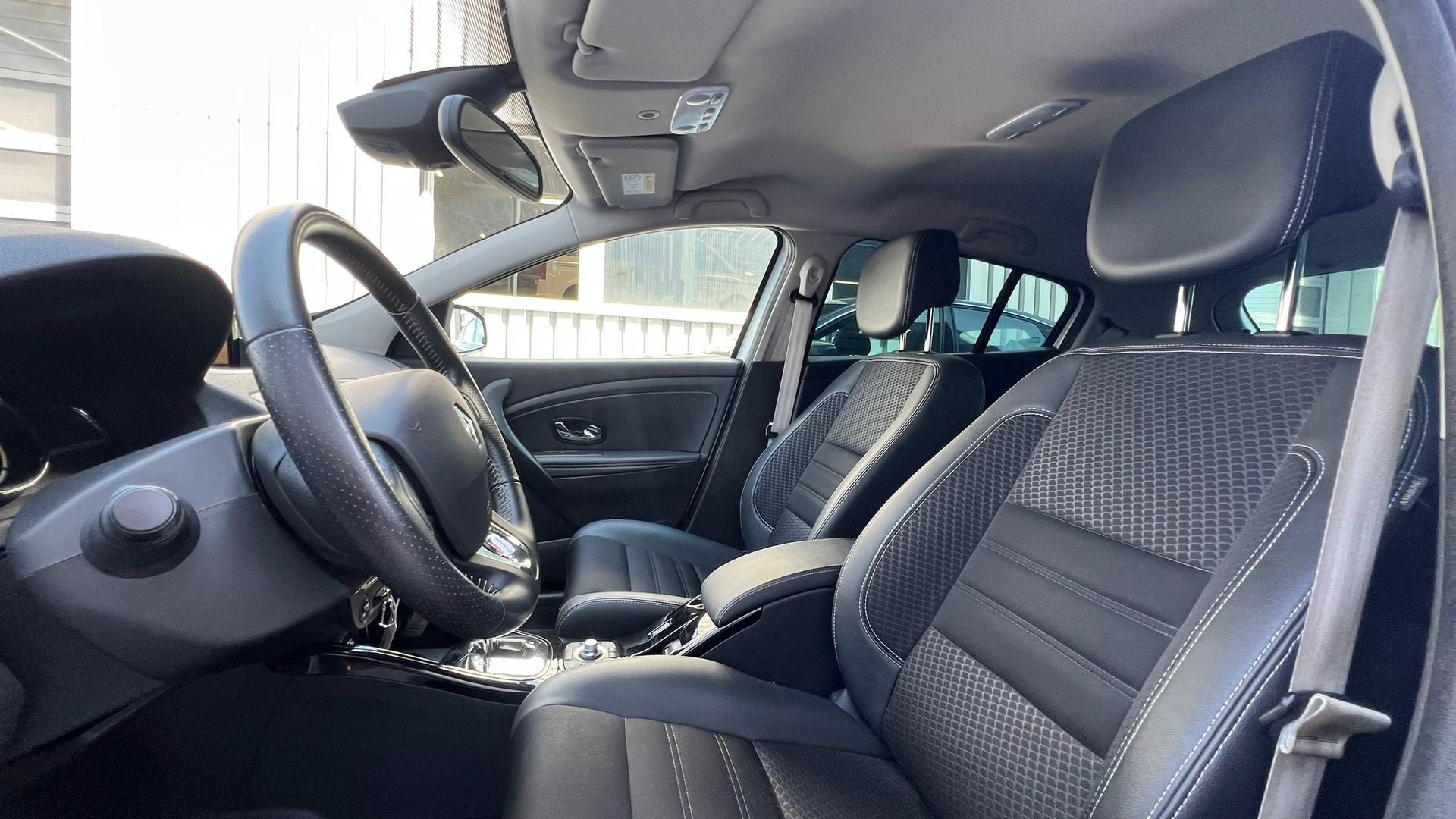 RENAULT MÉGANE 1.2 16V TURBO BOSE EDC l 131 PS-image-27