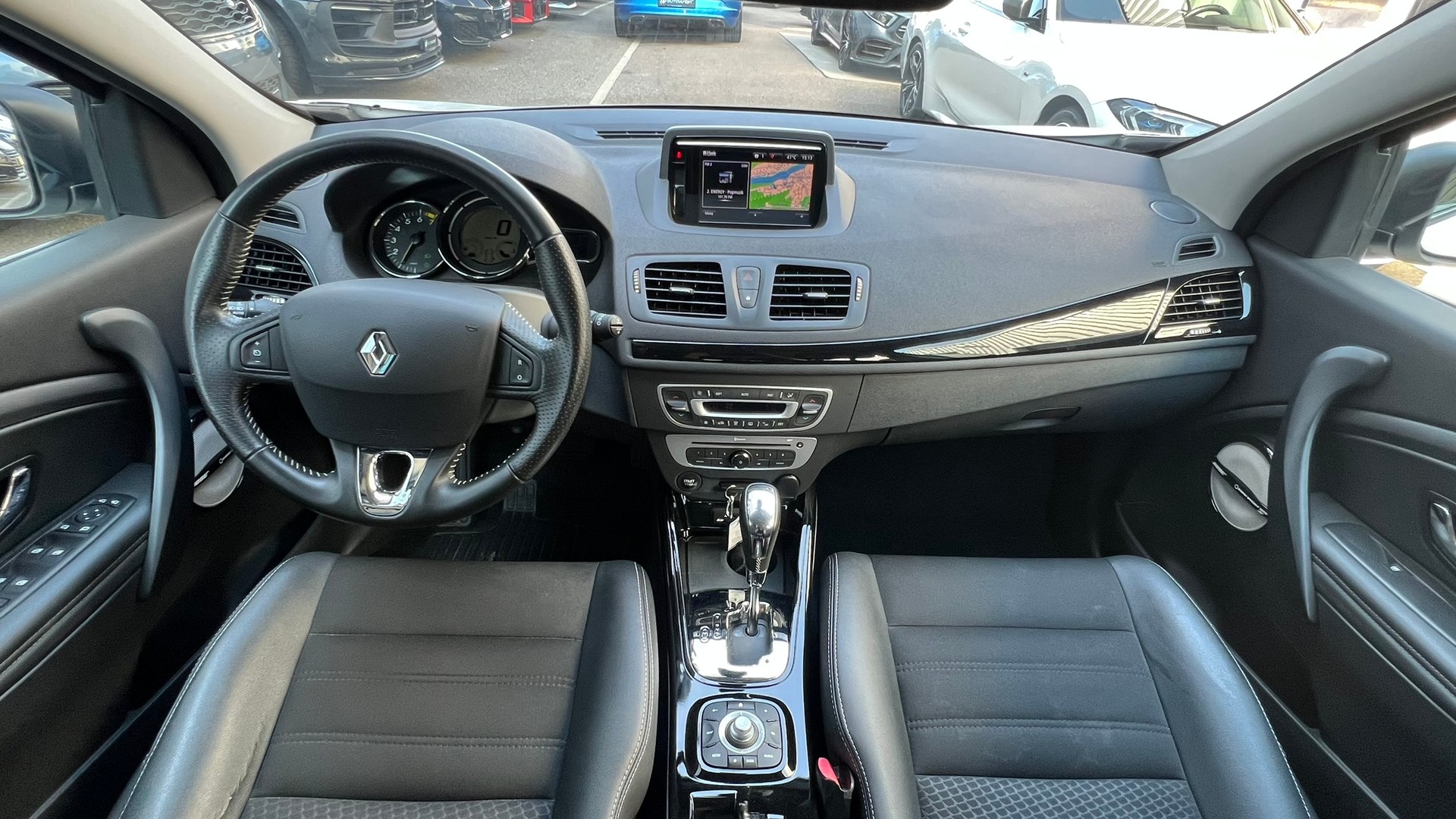 RENAULT MÉGANE 1.2 16V TURBO BOSE EDC l 131 PS-image-21