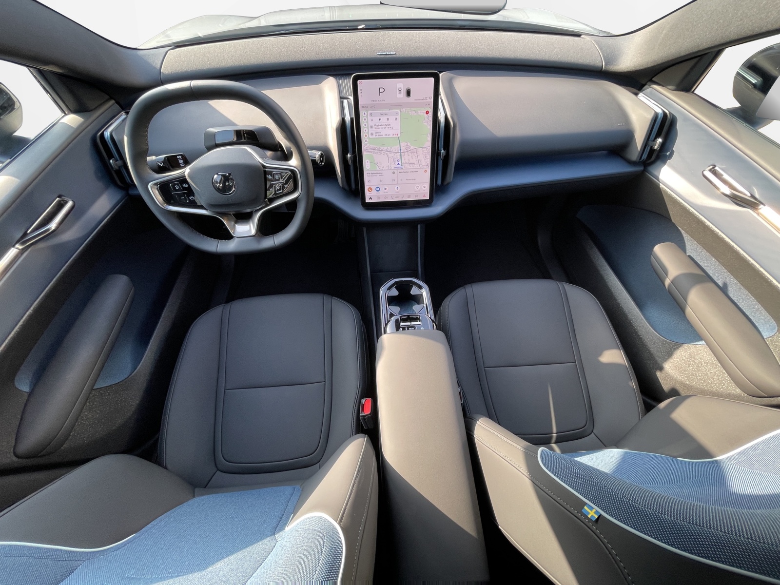 VOLVO EX 30 E60 Plus-image-10