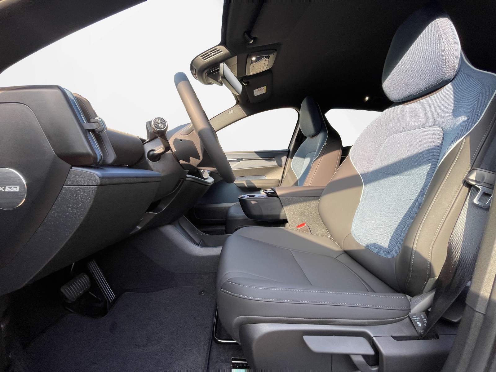 VOLVO EX 30 E60 Plus-image-9