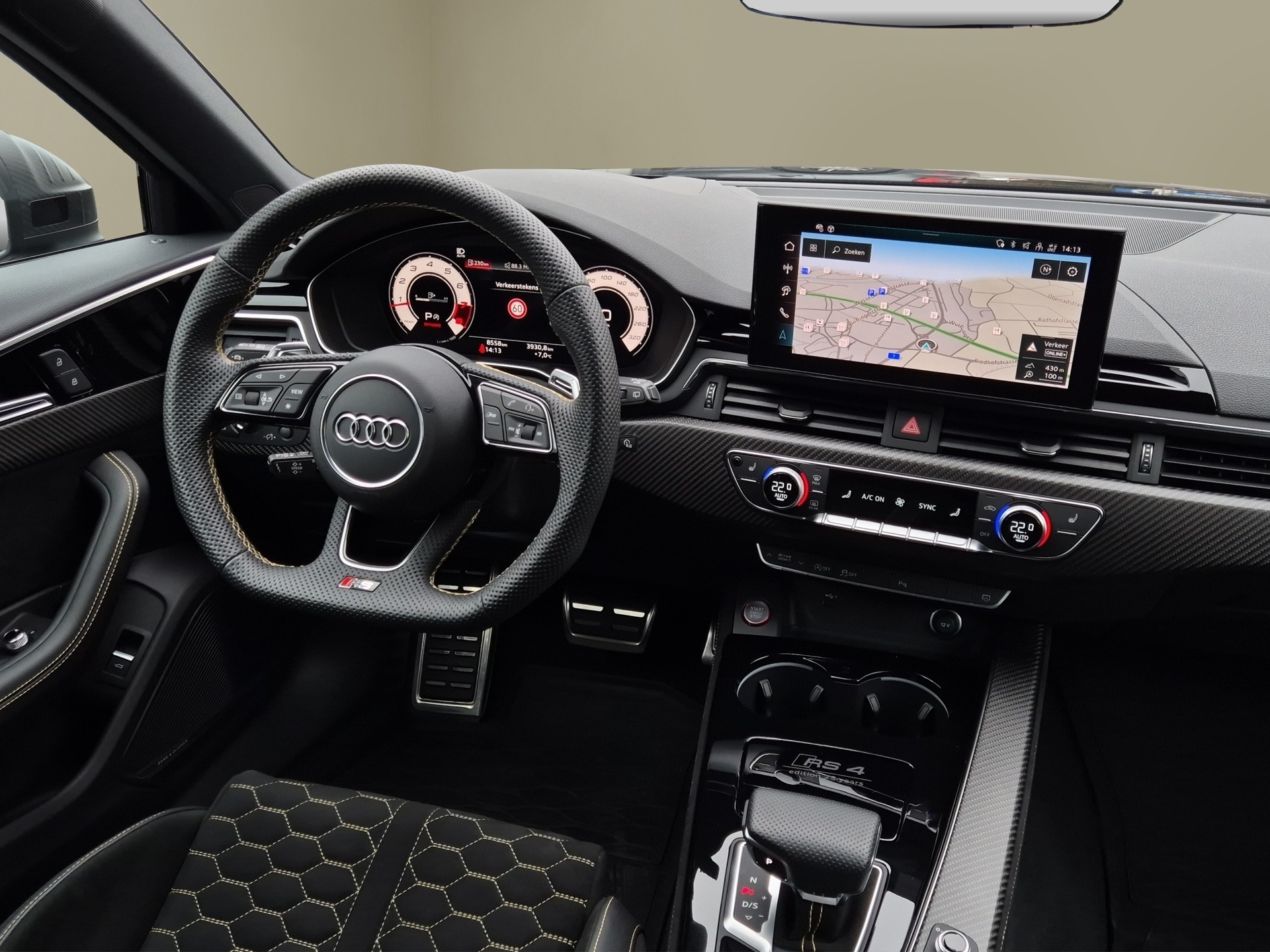 AUDI RS4 Avant 25 year edition quattro tiptronic-image-17