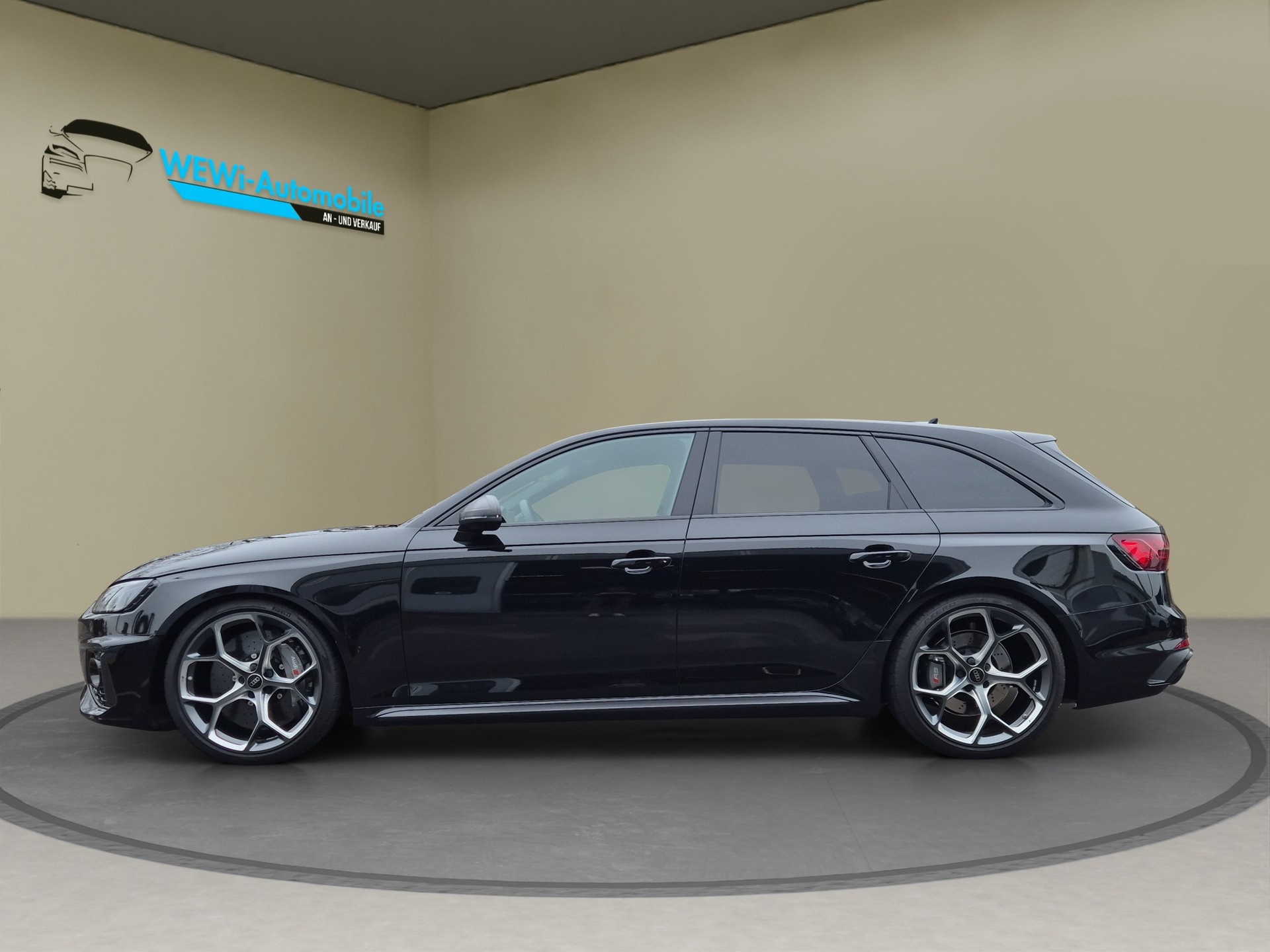AUDI RS4 Avant 25 year edition quattro tiptronic-image-1