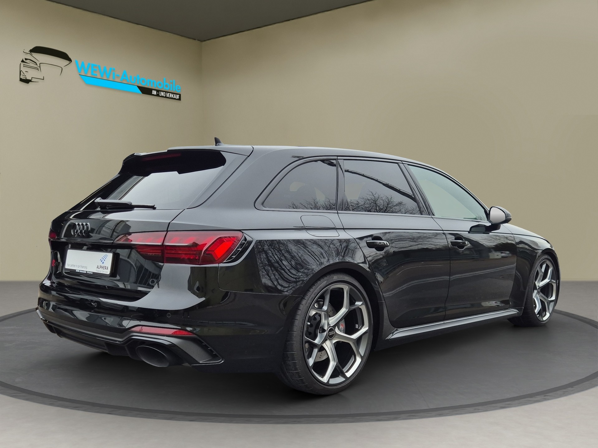 AUDI RS4 Avant 25 year edition quattro tiptronic-image-4