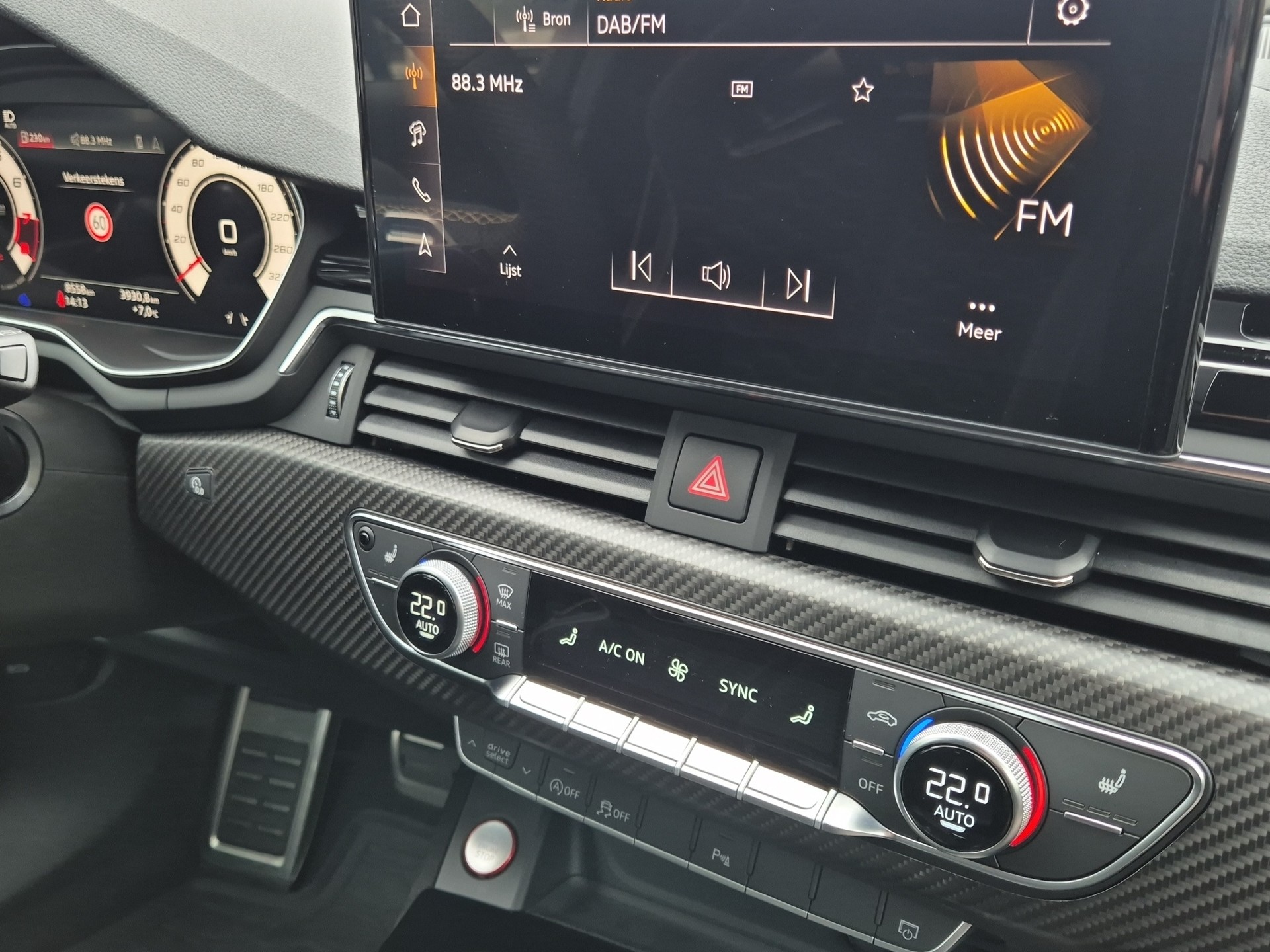 AUDI RS4 Avant 25 year edition quattro tiptronic-image-18