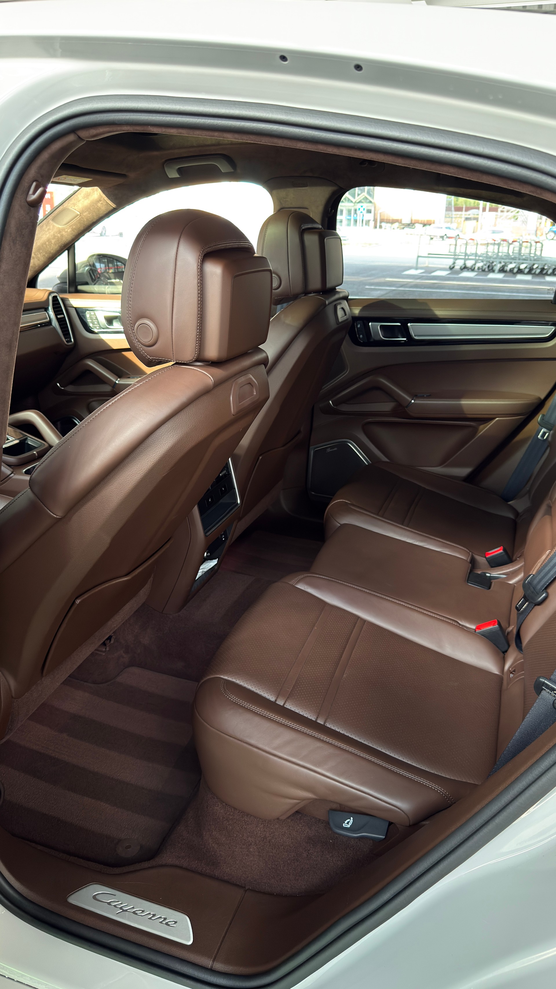 PORSCHE 3.0 V6 E-Hybrid Platinum Edition-image-7