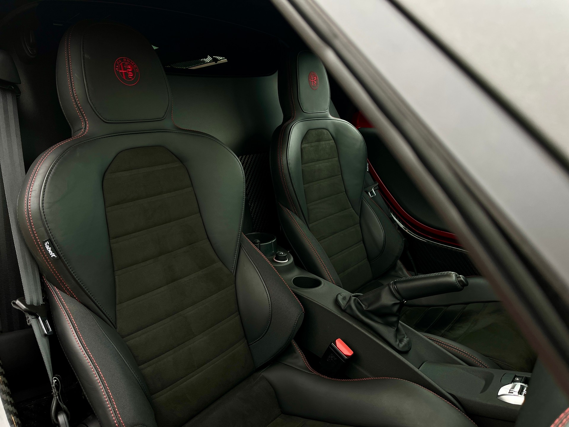 ALFA ROMEO 4C 1750 TBi TCT-image-5