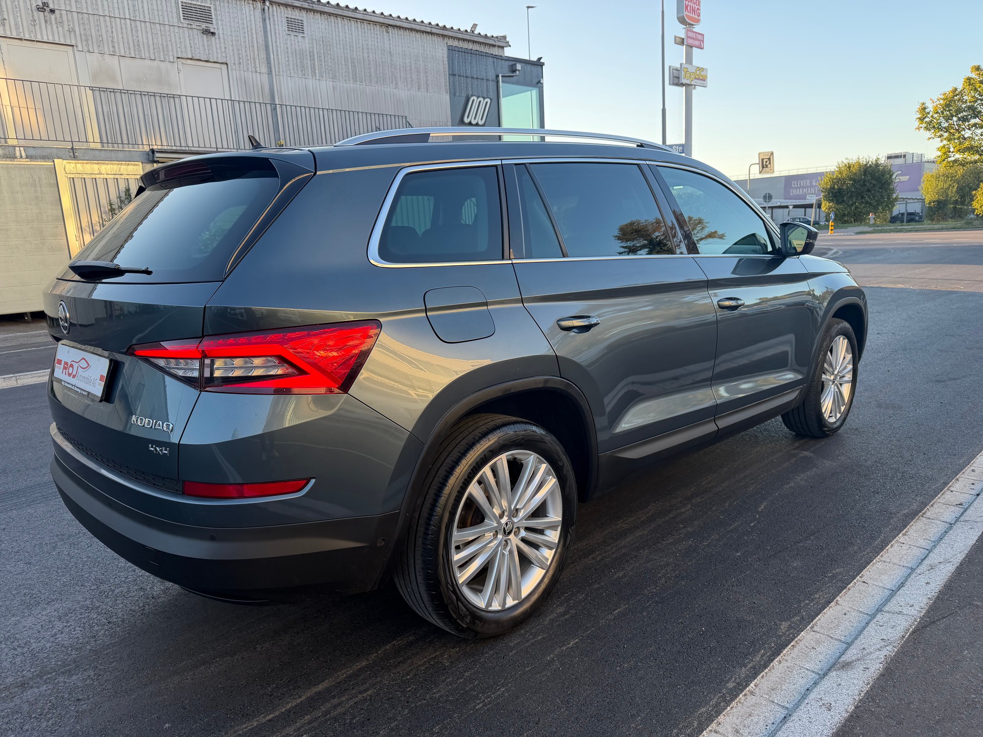 SKODA Kodiaq 2.0 TSI Style DSG 4x4-image-4