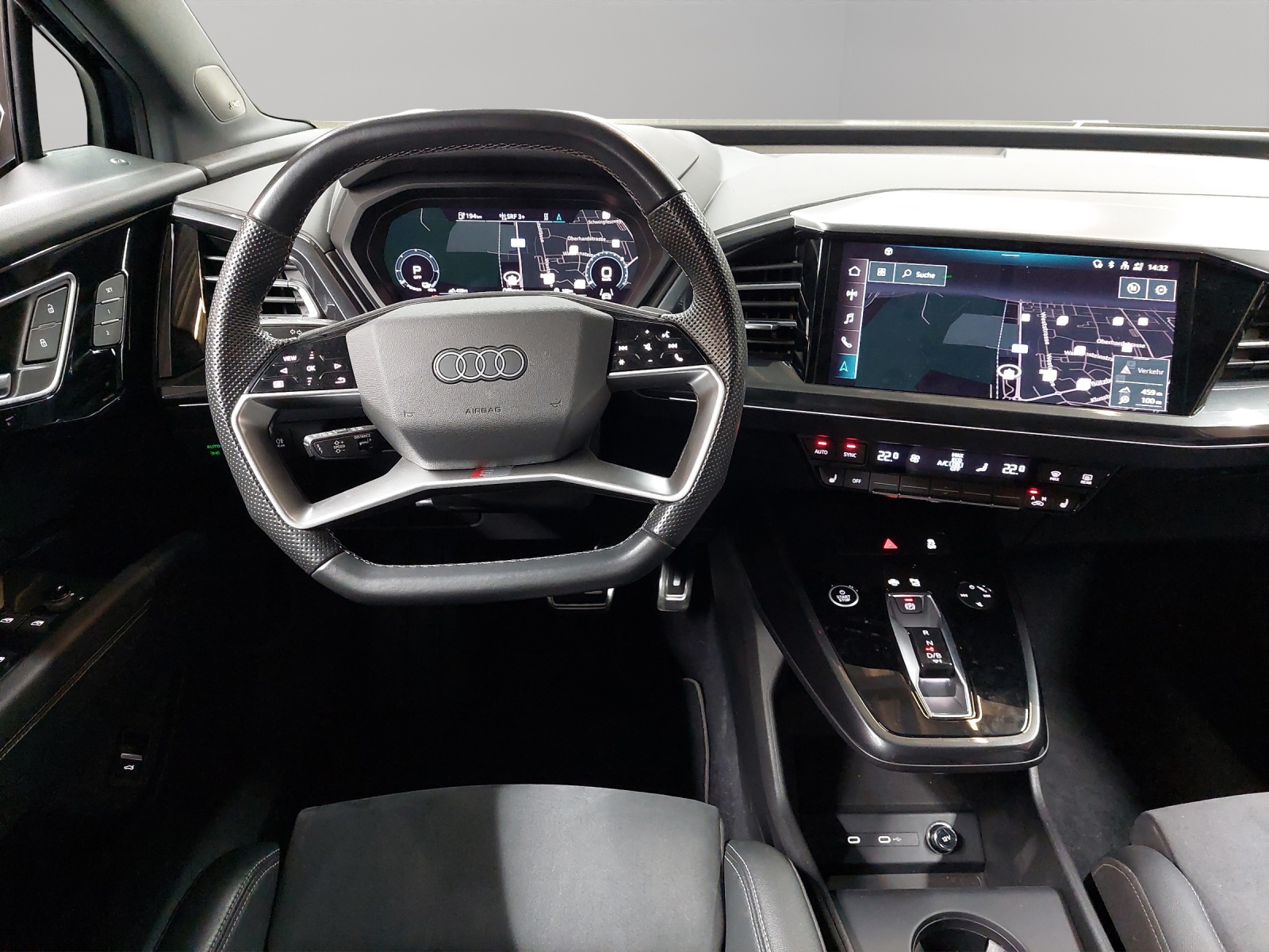 AUDI Q4 e-tron 45 quattro-image-6