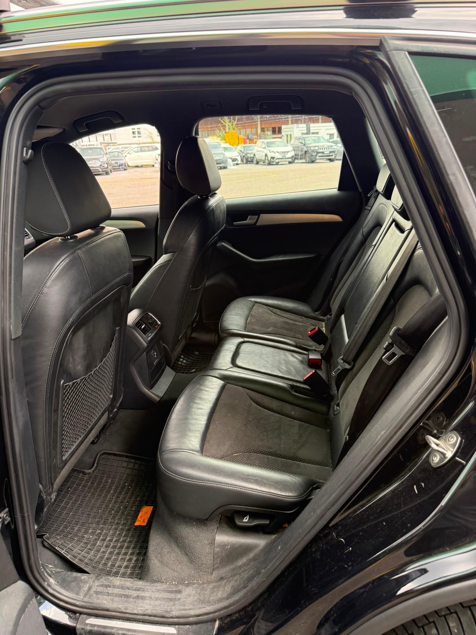 AUDI Q5 3.0 TDI quattro S-tronic-image-12