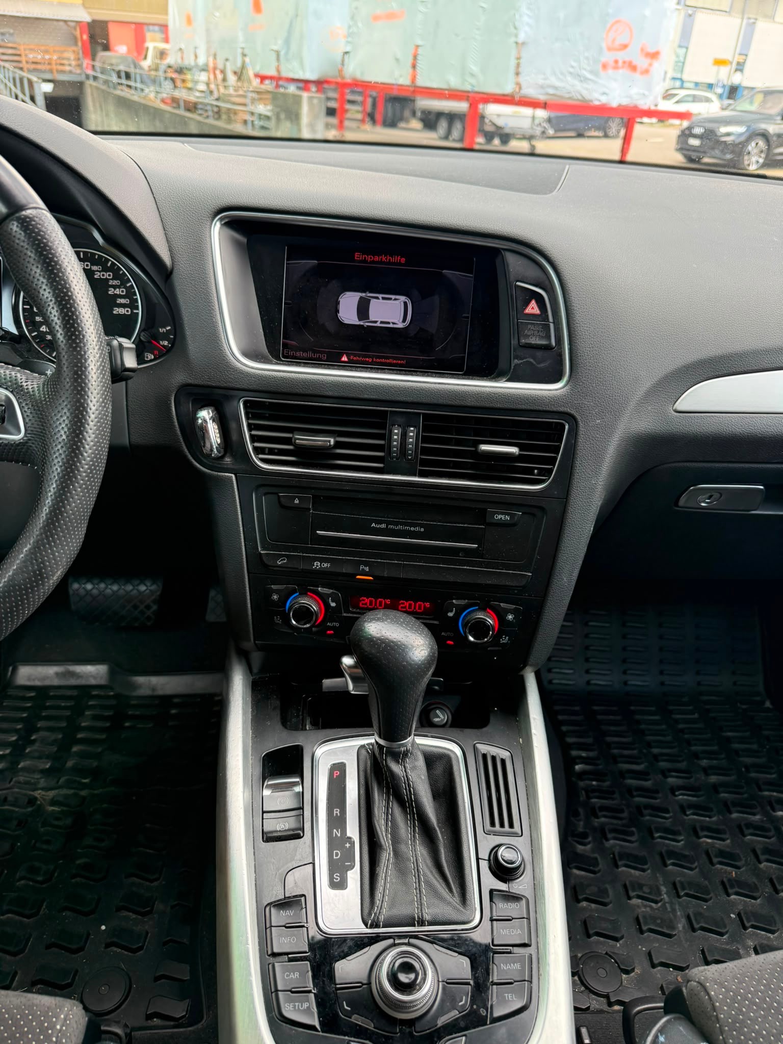AUDI Q5 3.0 TDI quattro S-tronic-image-11