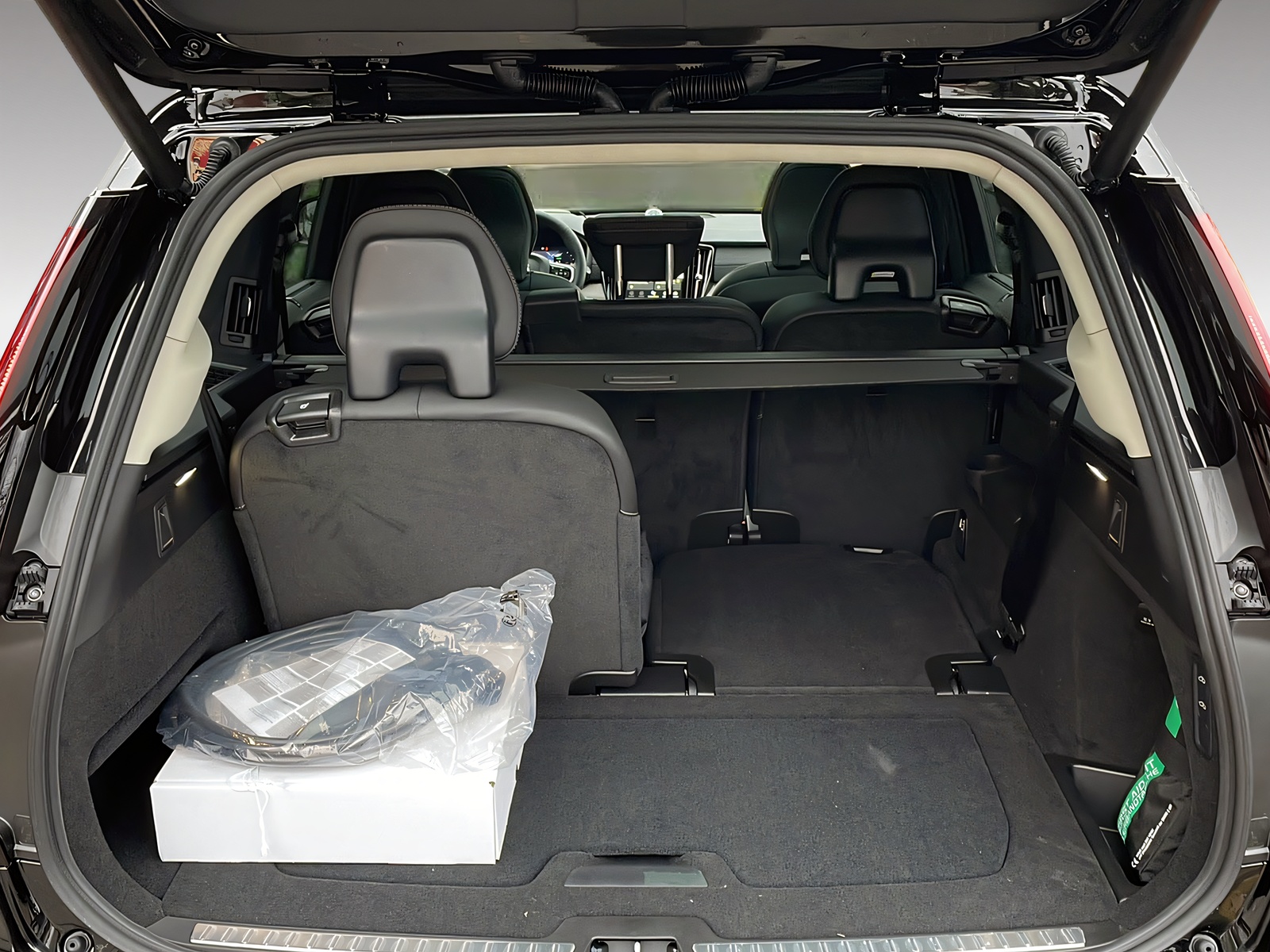 VOLVO XC90 T8 eAWD XCLUSIVE Ultra Bright-image-18
