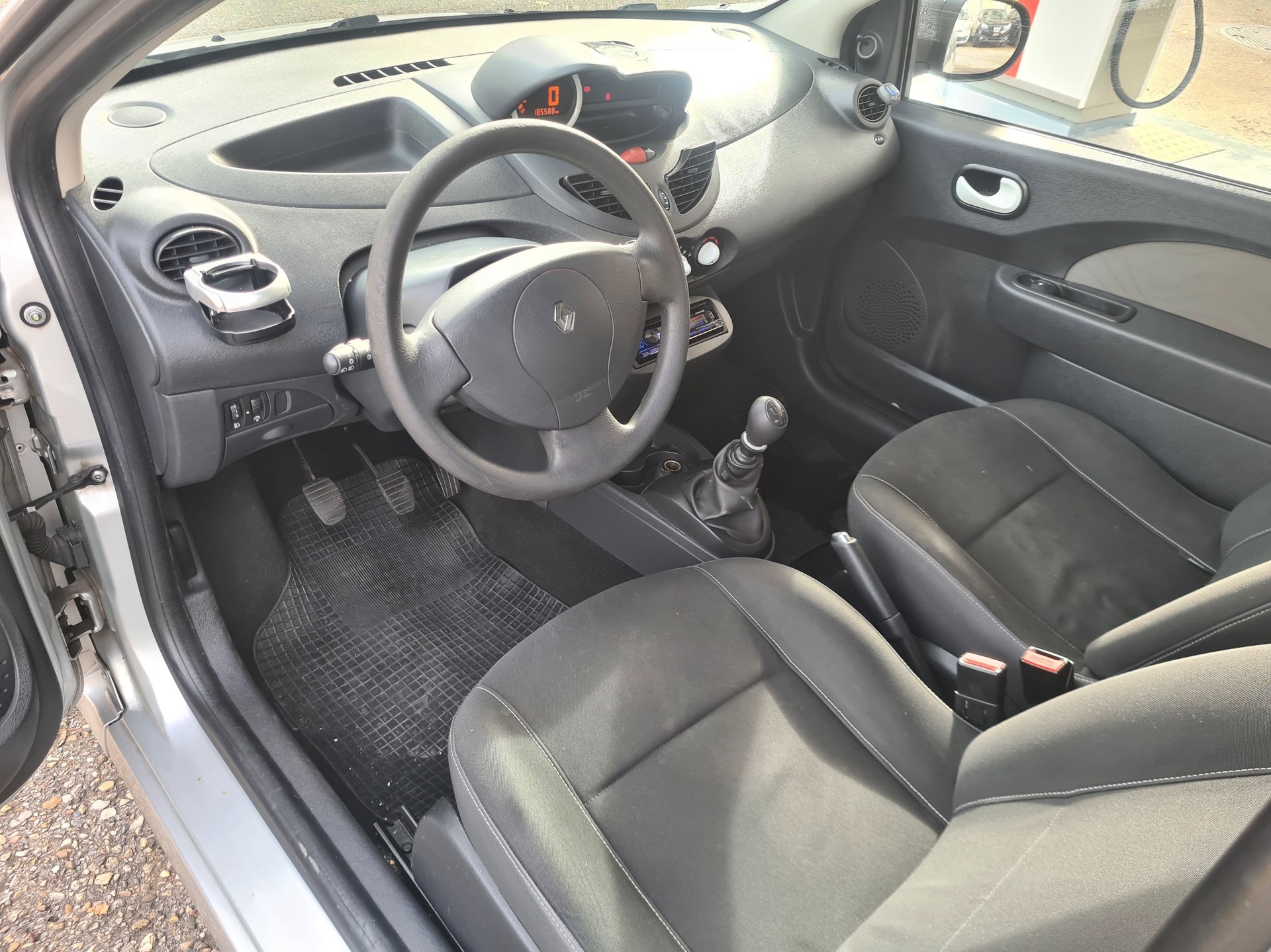RENAULT Twingo 1.2 16V Expression-image-6