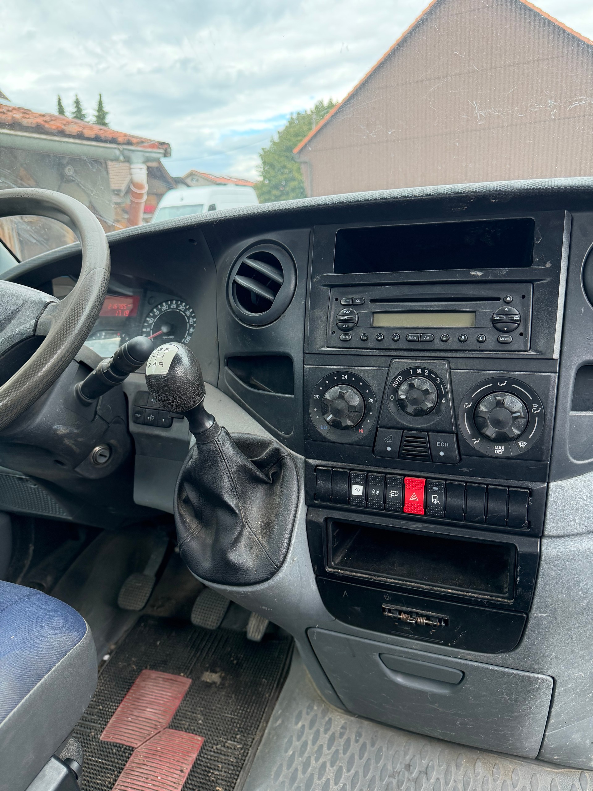 IVECO 35 S 14 GBCA15A1B1-image-2