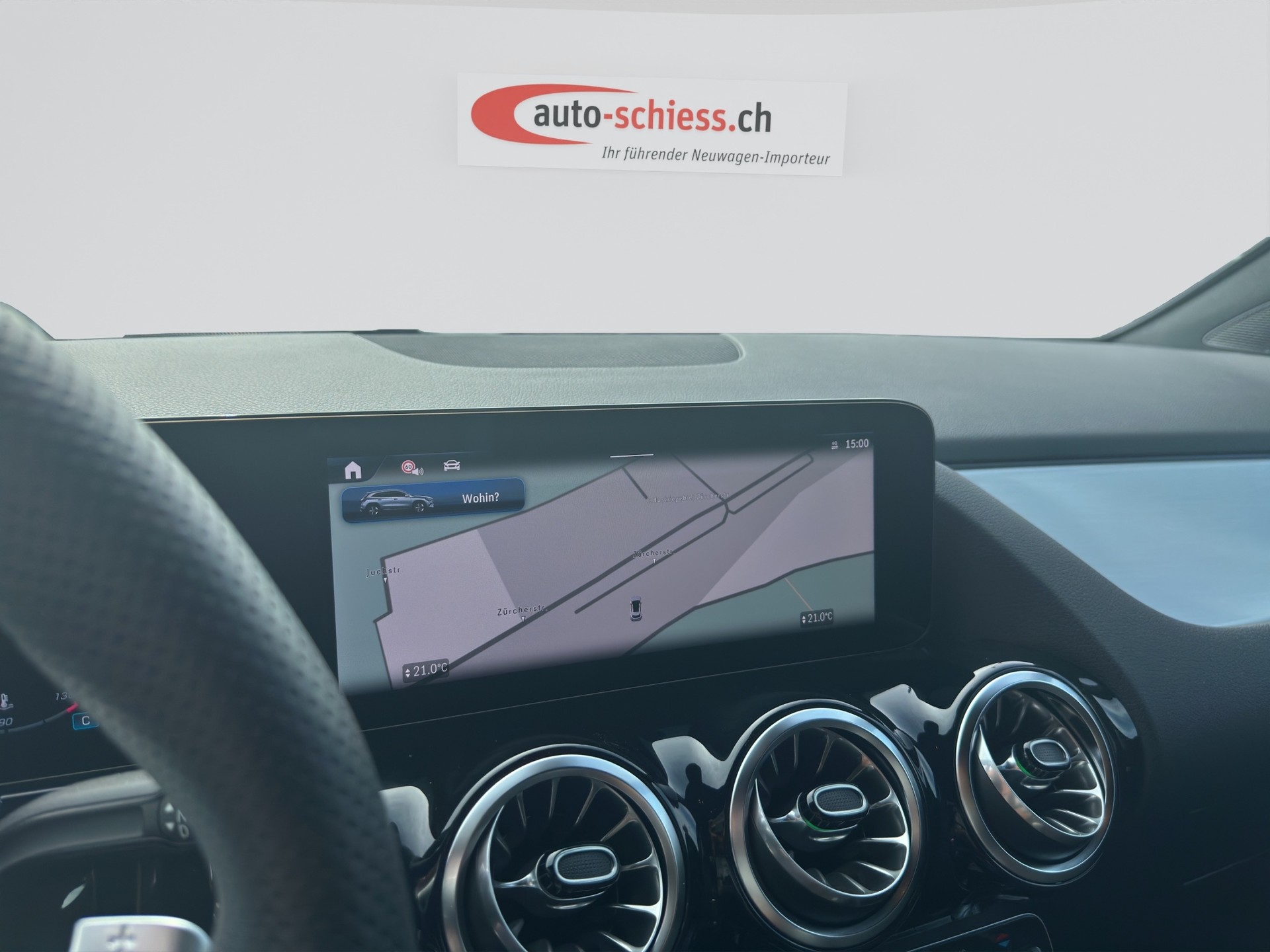 MERCEDES-BENZ GLA 200d 8G-DCT AMG Line Night-image-11